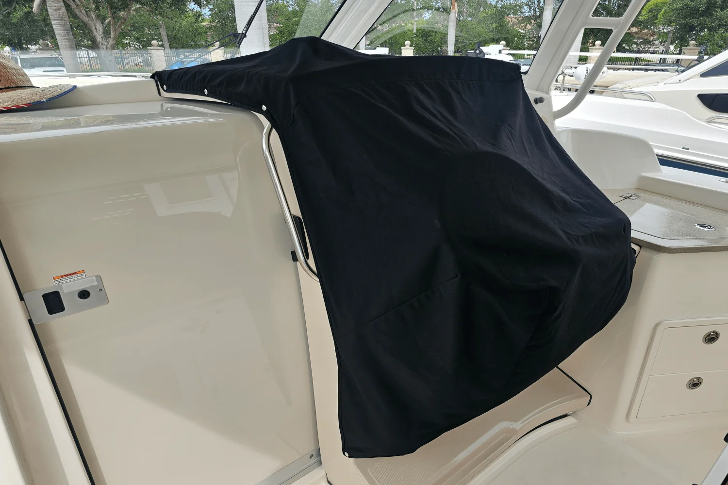 2020 Boston Whaler 350 REALM Image Thumbnail #14