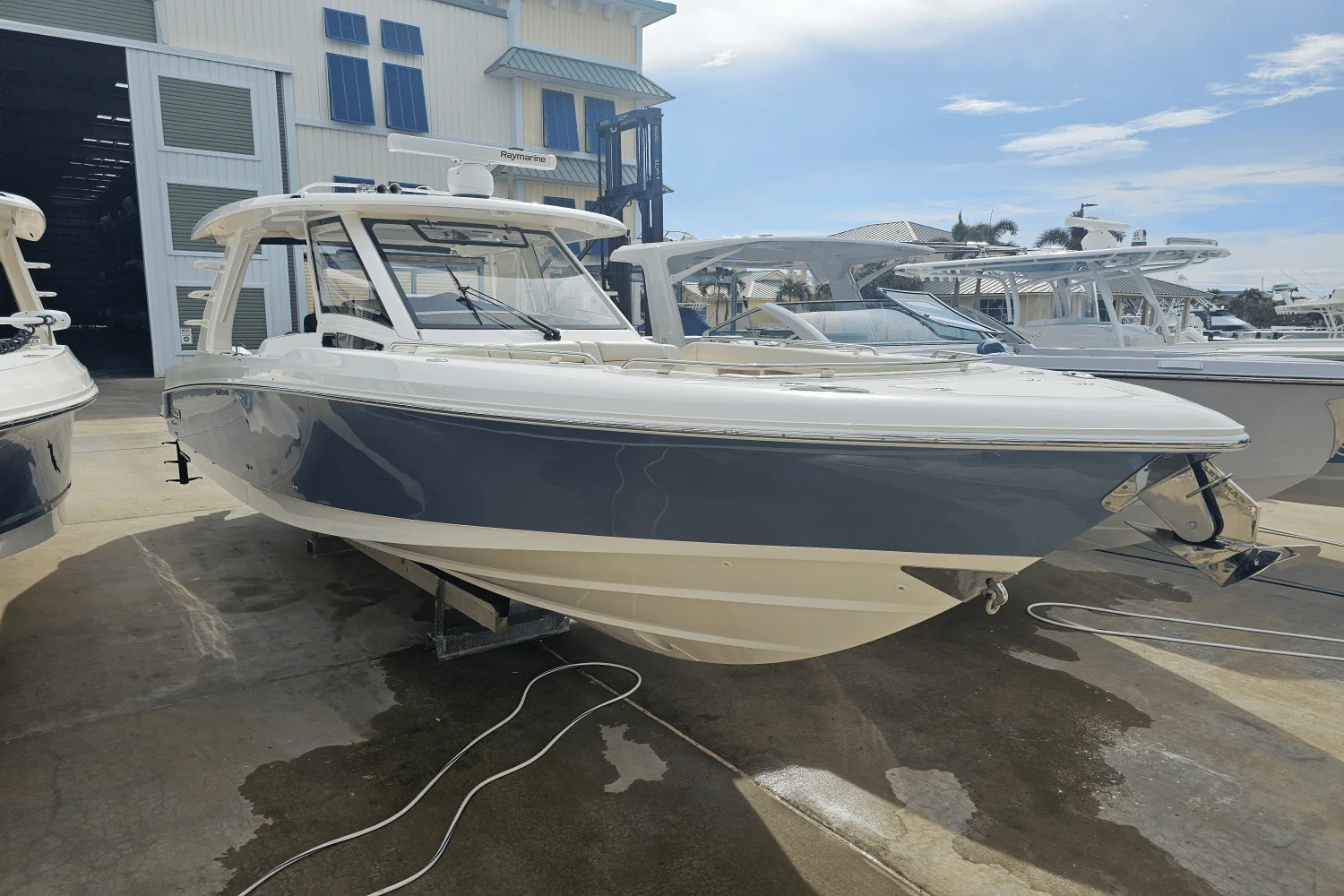 2020 Boston Whaler 350 REALM Image Thumbnail #1