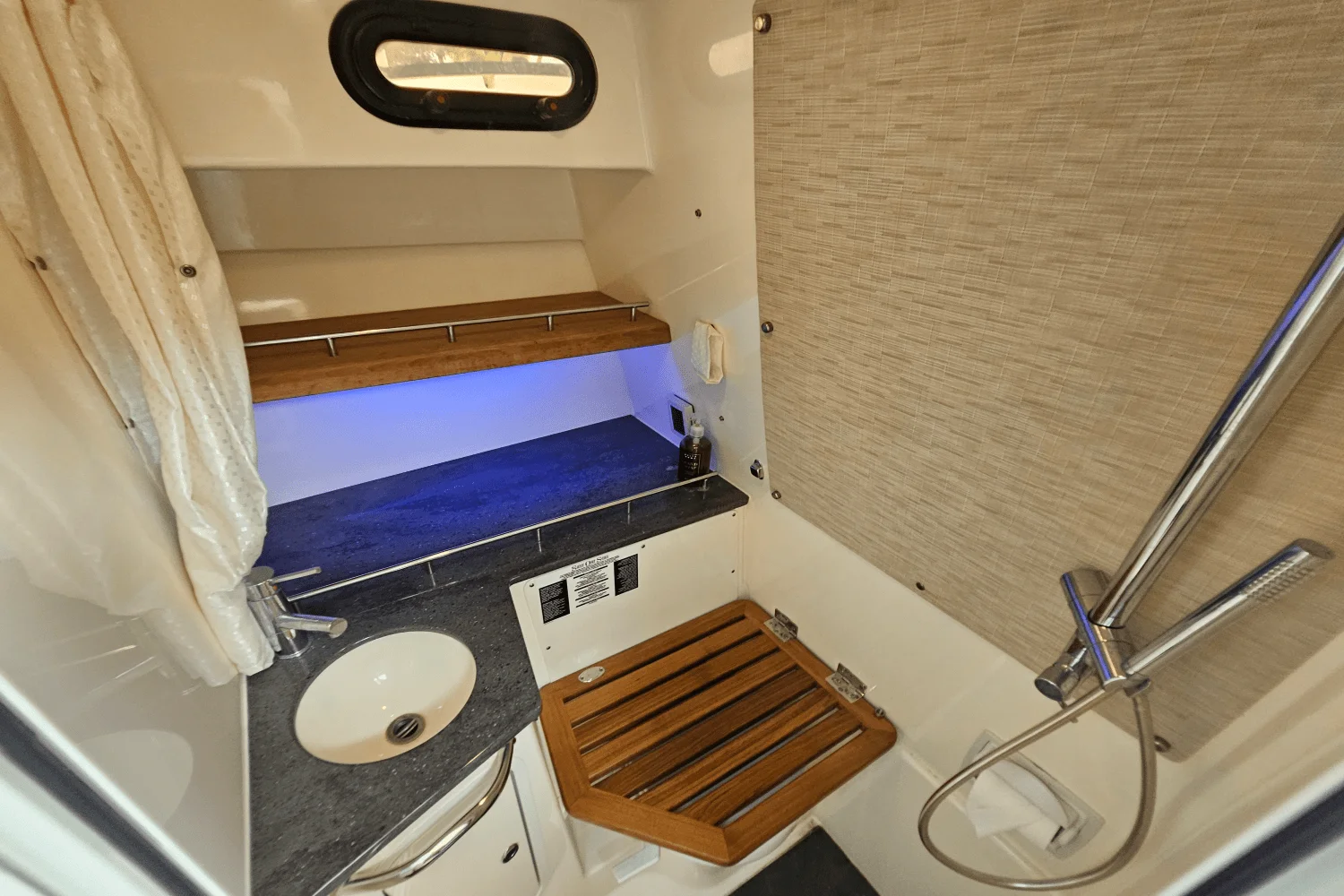 2020 Boston Whaler 350 REALM Image Thumbnail #82