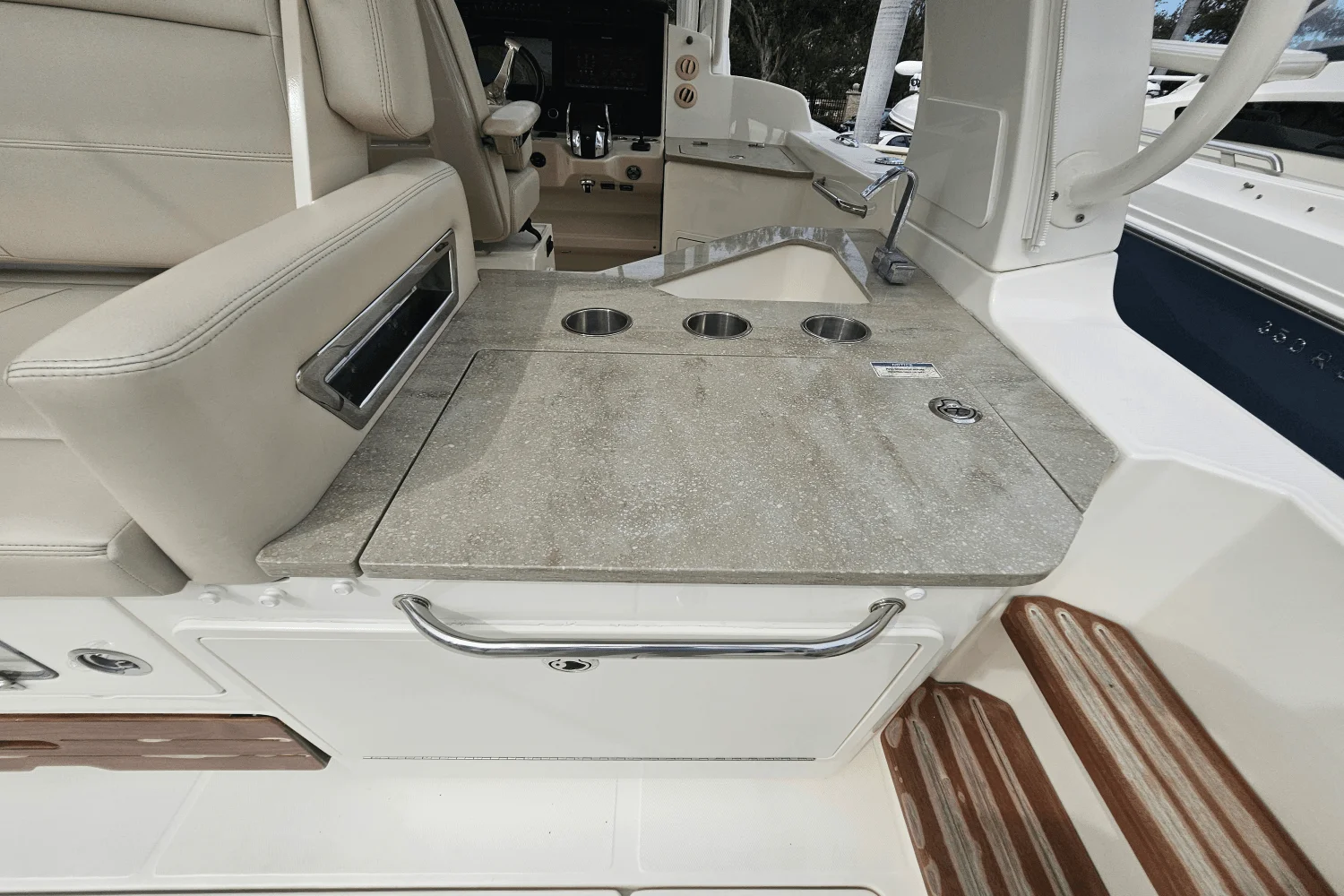 2020 Boston Whaler 350 REALM Image Thumbnail #30