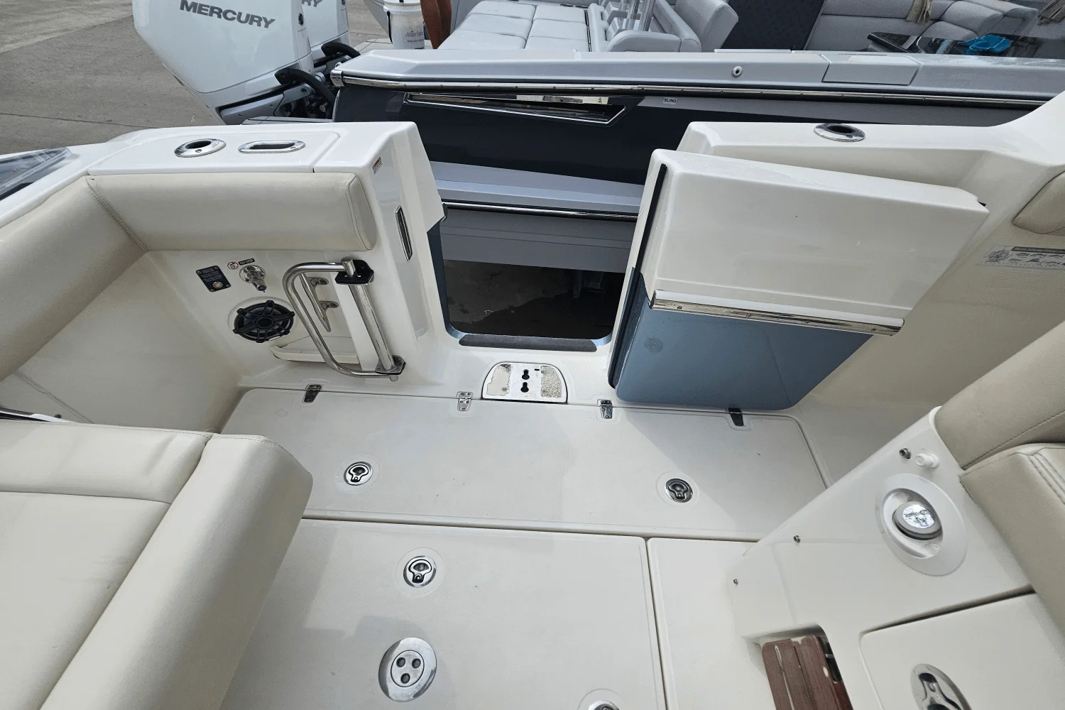2020 Boston Whaler 350 REALM Image Thumbnail #23