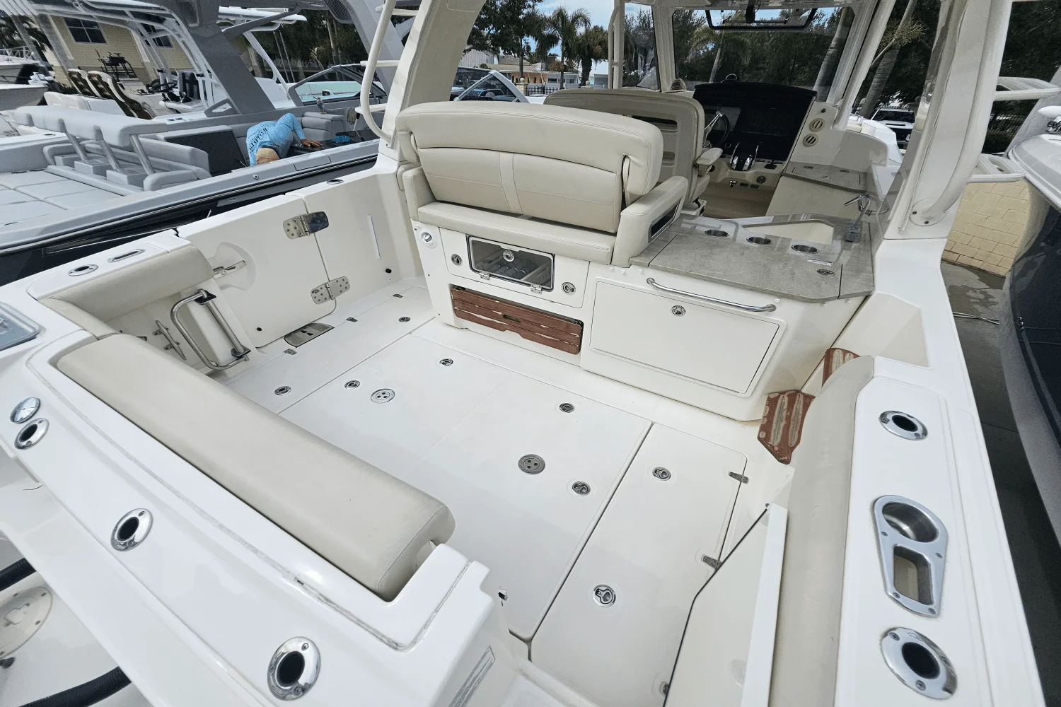 2020 Boston Whaler 350 REALM Image Thumbnail #17