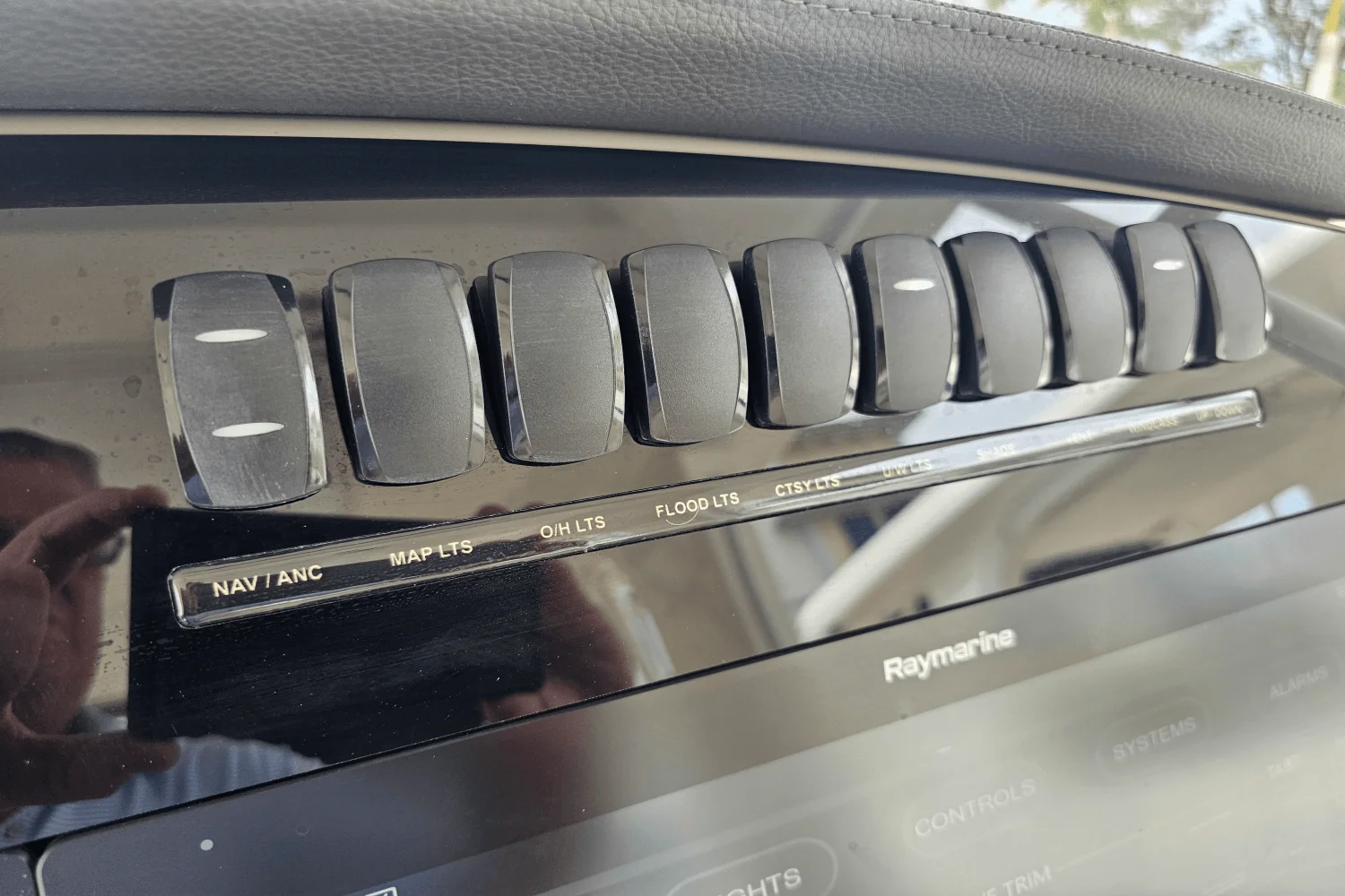 2020 Boston Whaler 350 REALM Image Thumbnail #52