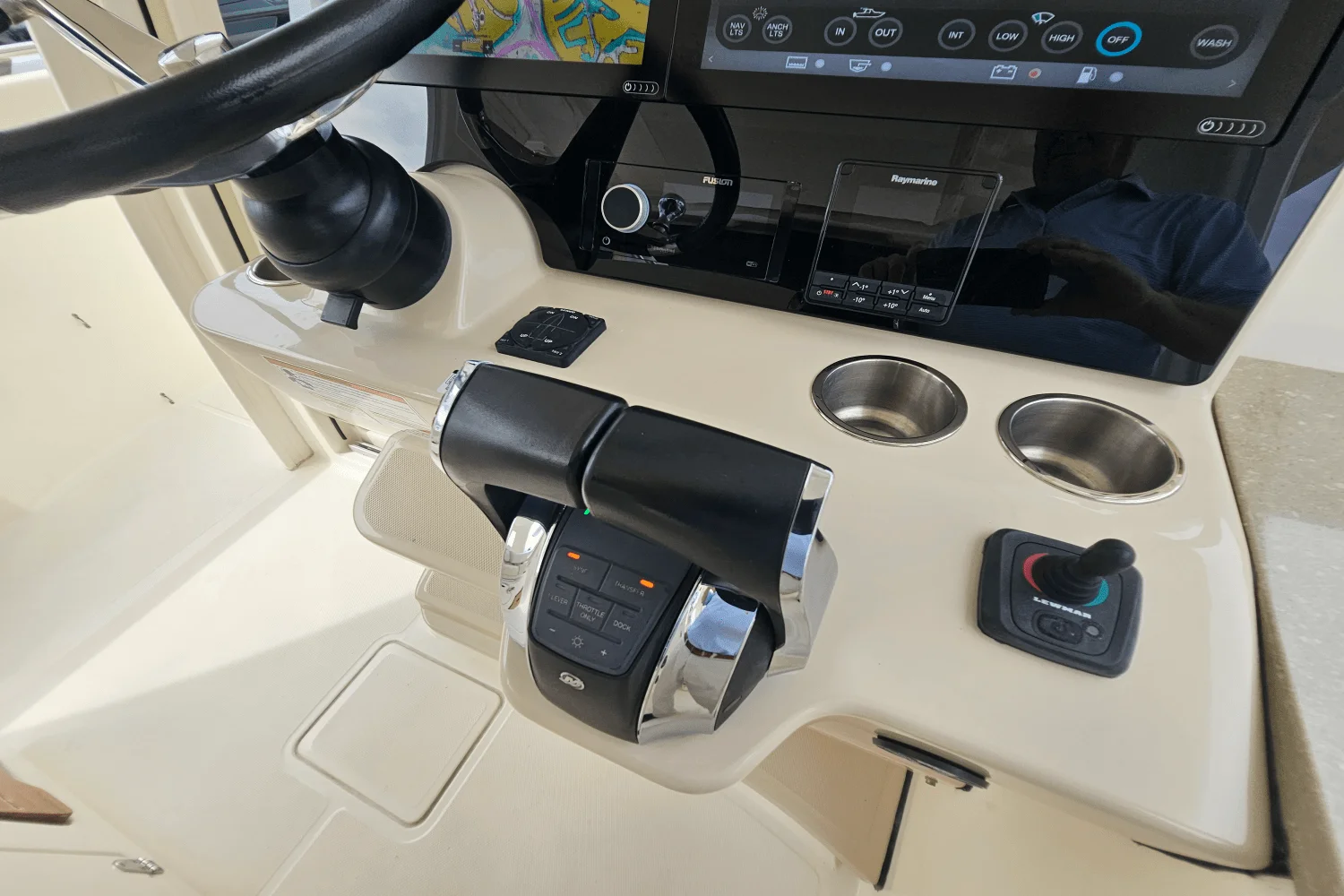 2020 Boston Whaler 350 REALM Image Thumbnail #45