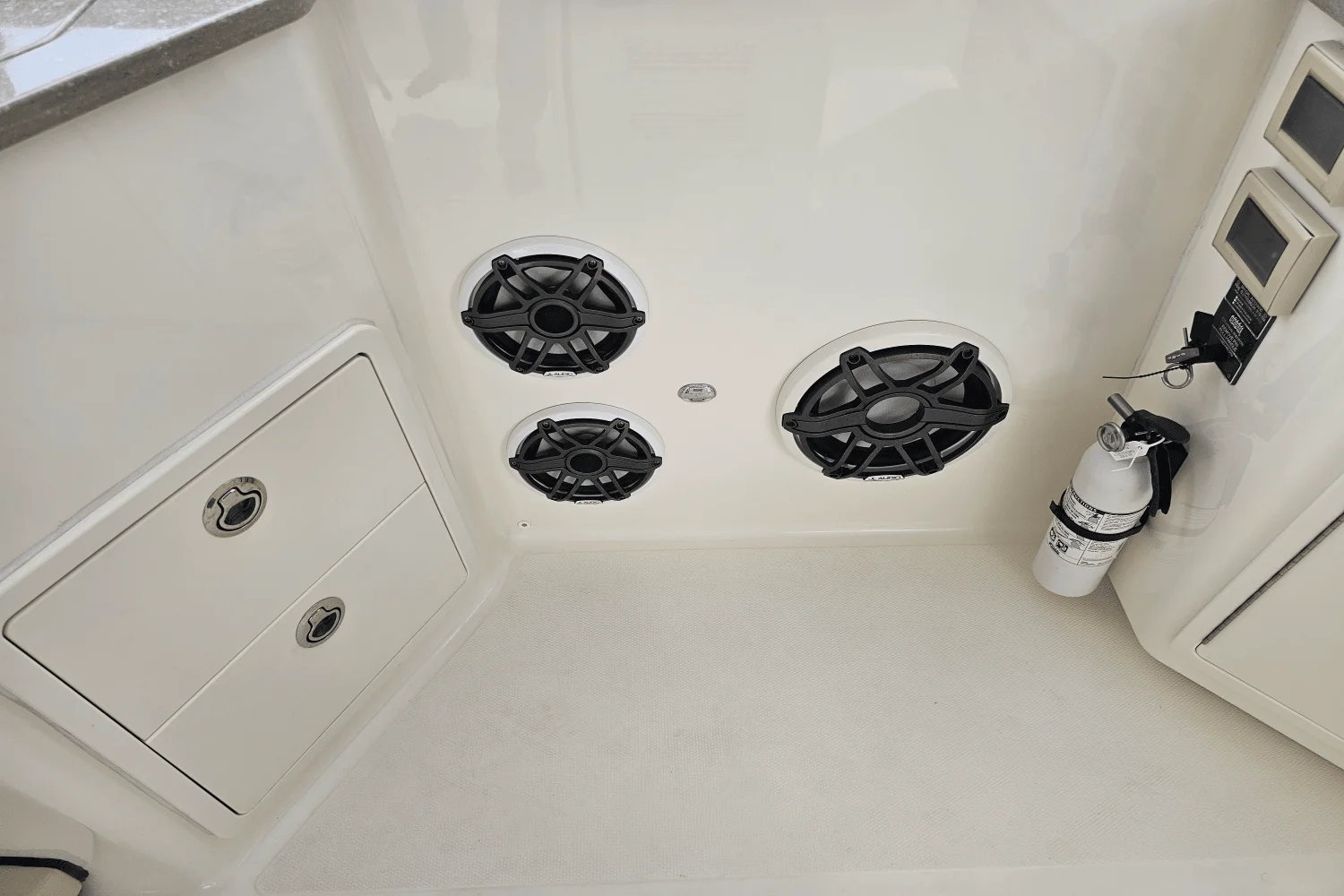 2020 Boston Whaler 350 REALM Image Thumbnail #56
