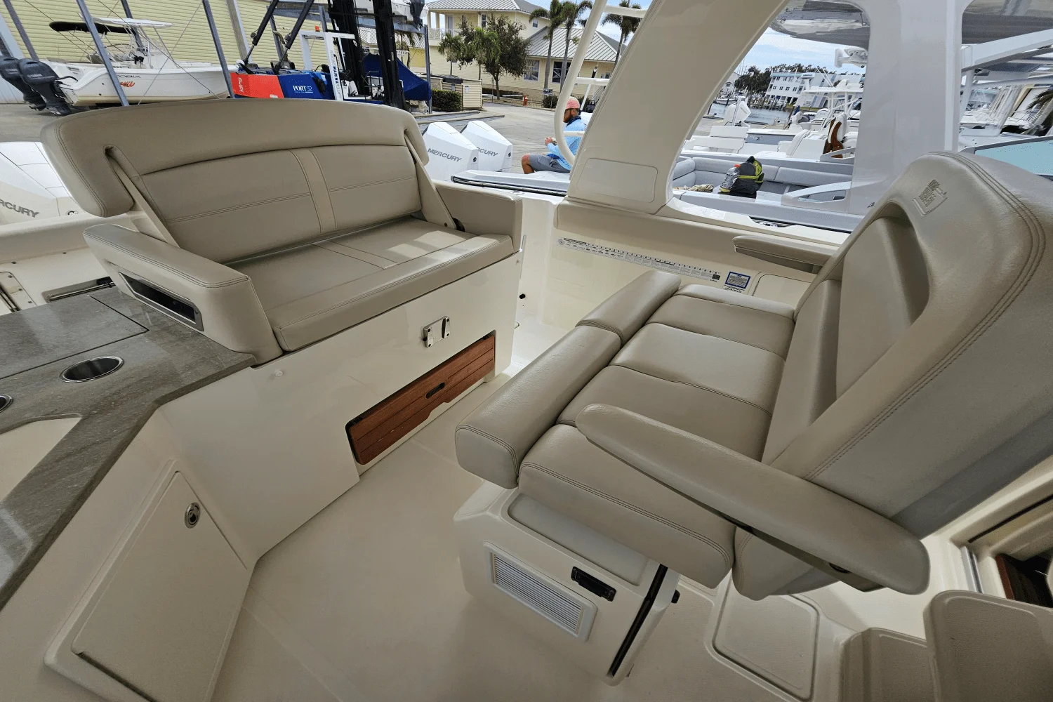 2020 Boston Whaler 350 REALM Image Thumbnail #40
