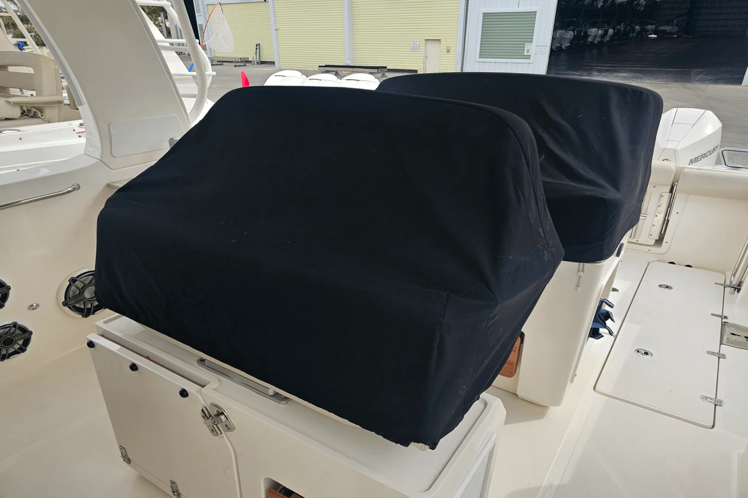 2020 Boston Whaler 350 REALM Image Thumbnail #15