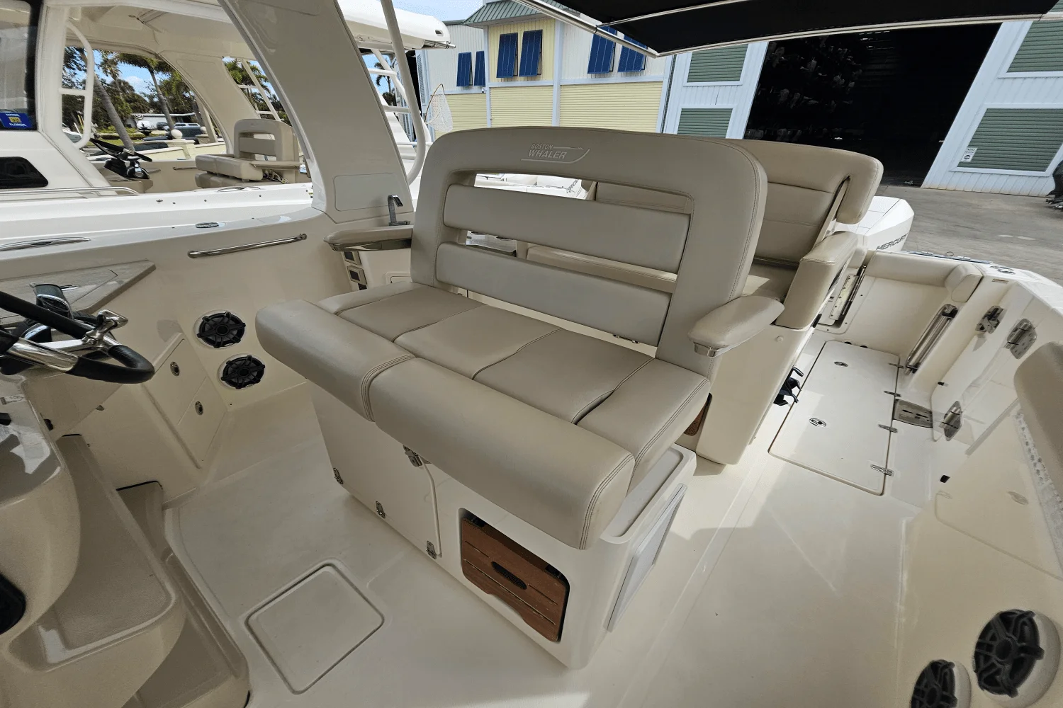 2020 Boston Whaler 350 REALM Image Thumbnail #38