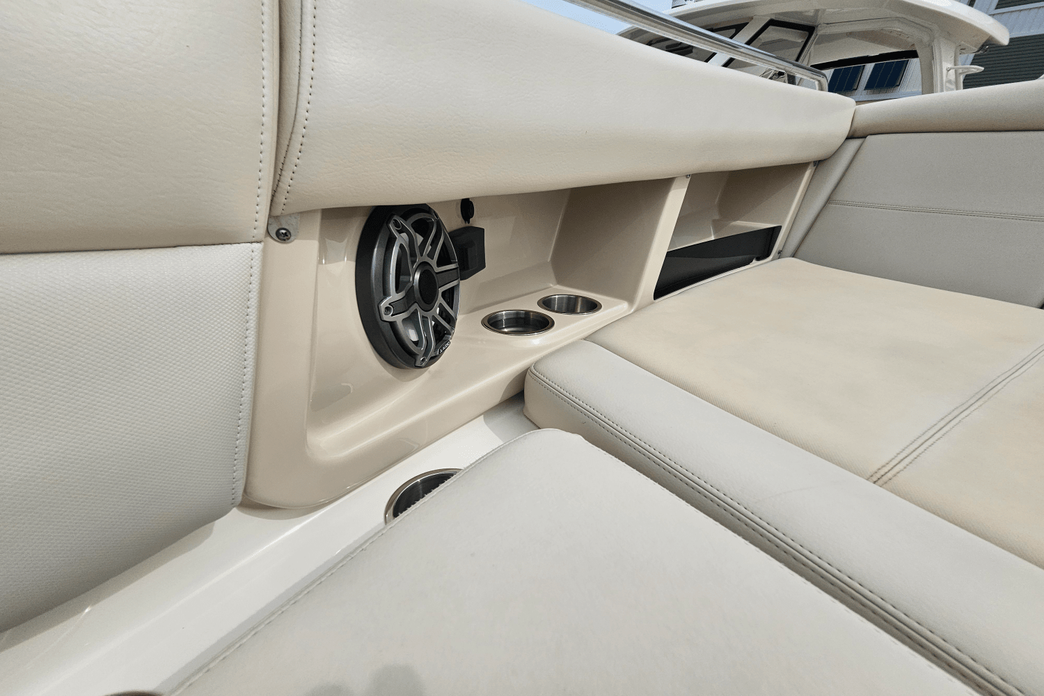 2020 Boston Whaler 350 REALM Image Thumbnail #72