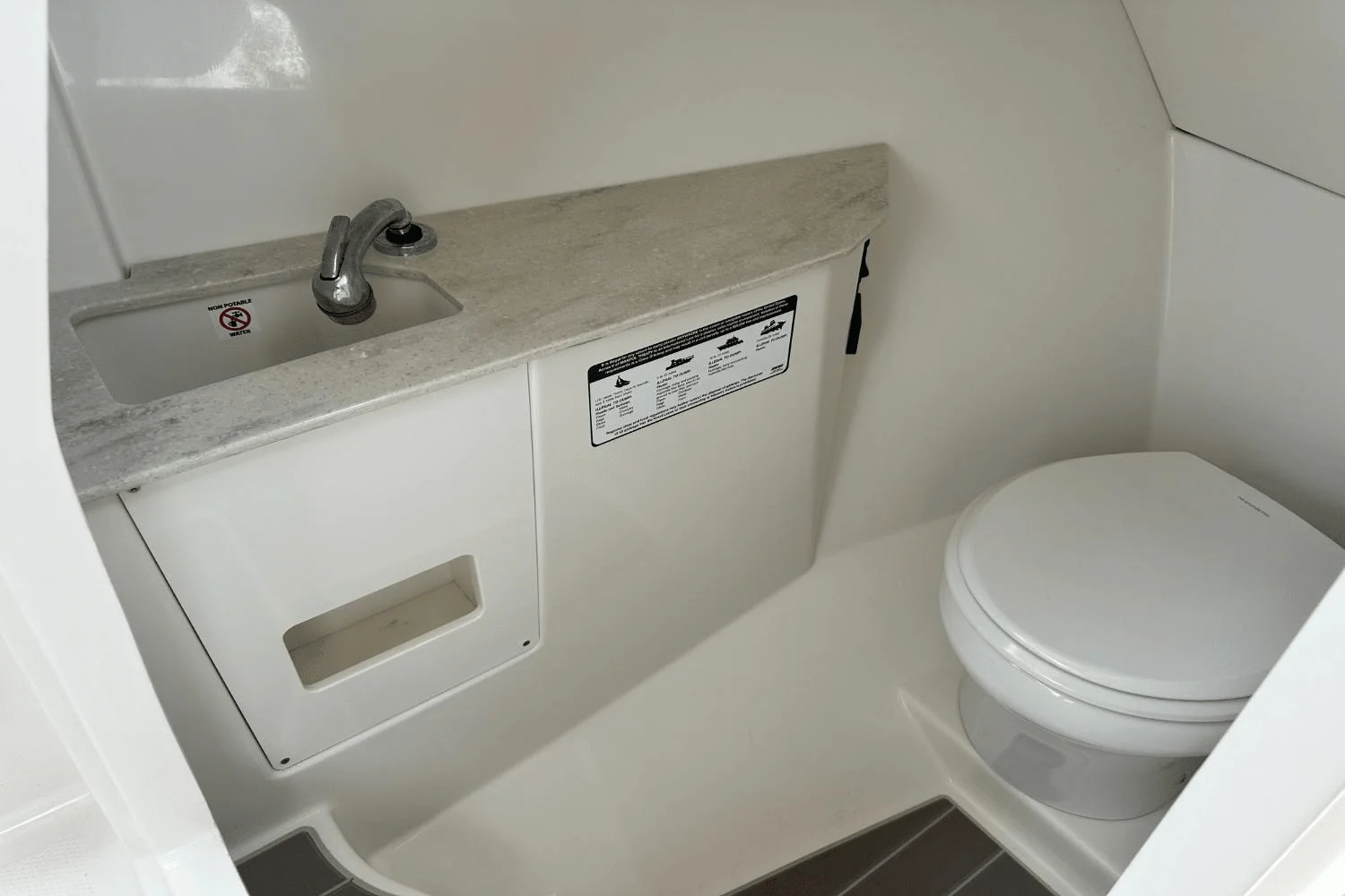 2022 Sailfish 276 DC Image Thumbnail #14