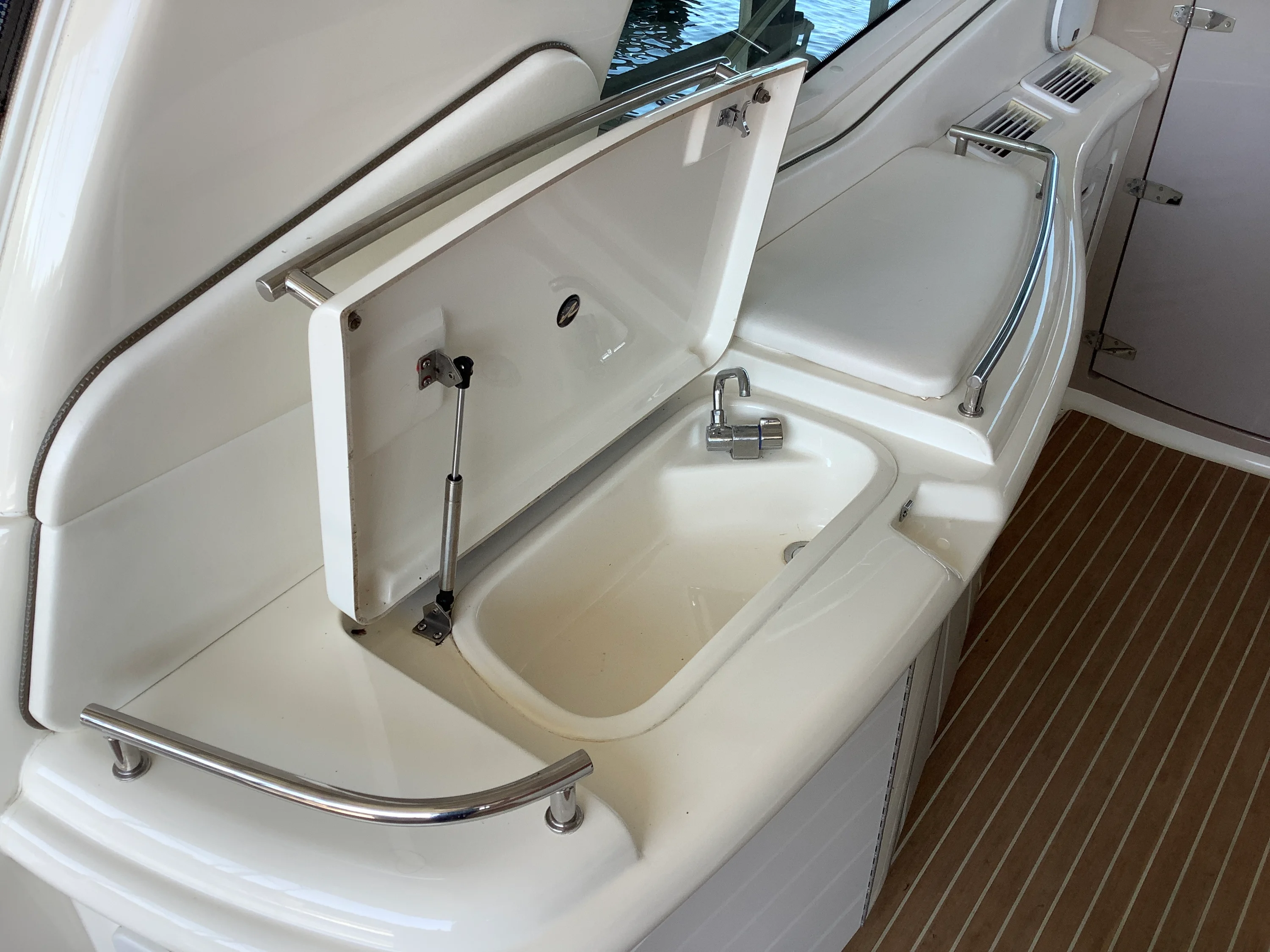 2007 Sea Ray 52 SUNDANCER Image Thumbnail #39