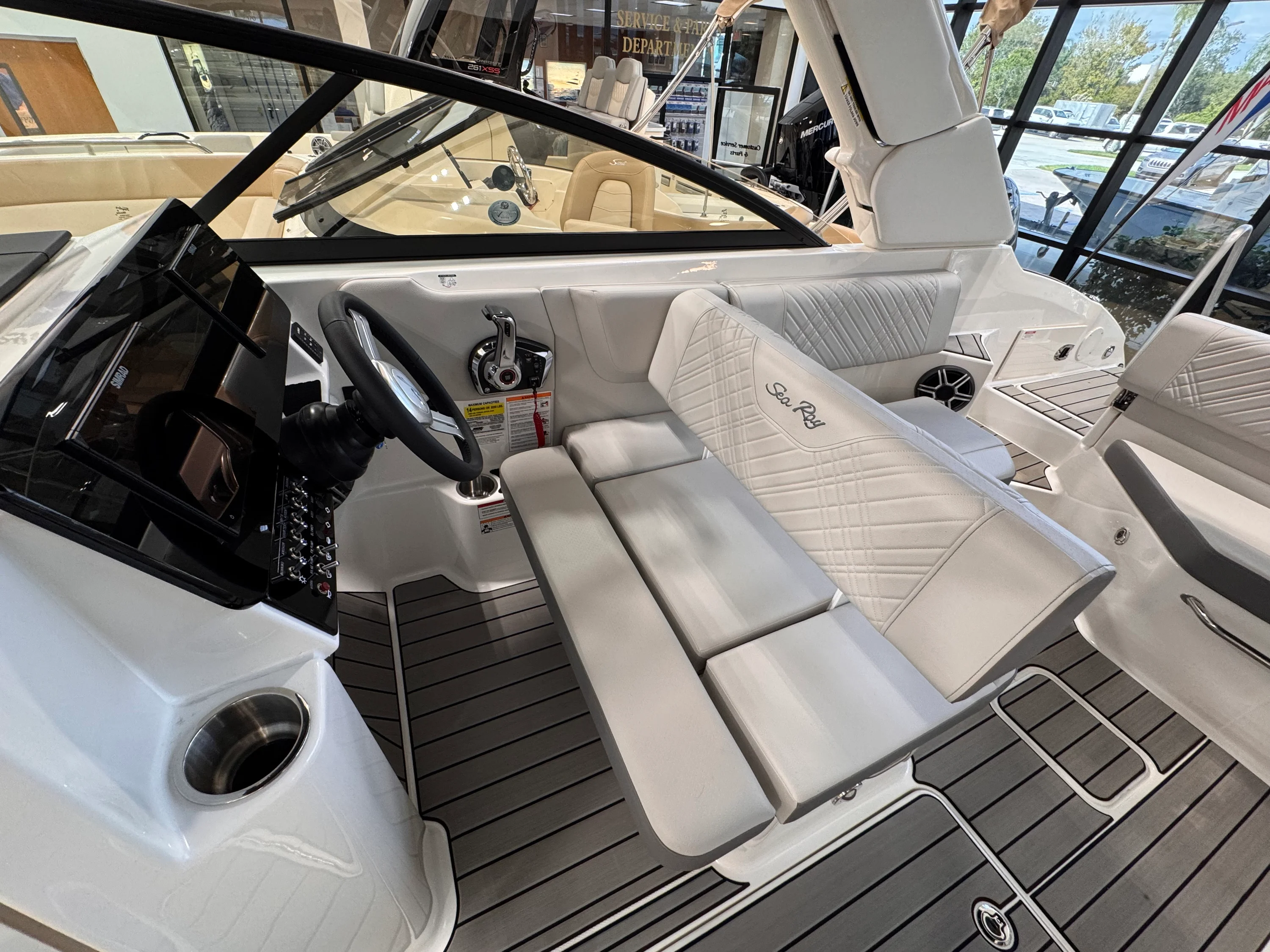 2026 Sea Ray SDX 250 Outboard Image Thumbnail #13