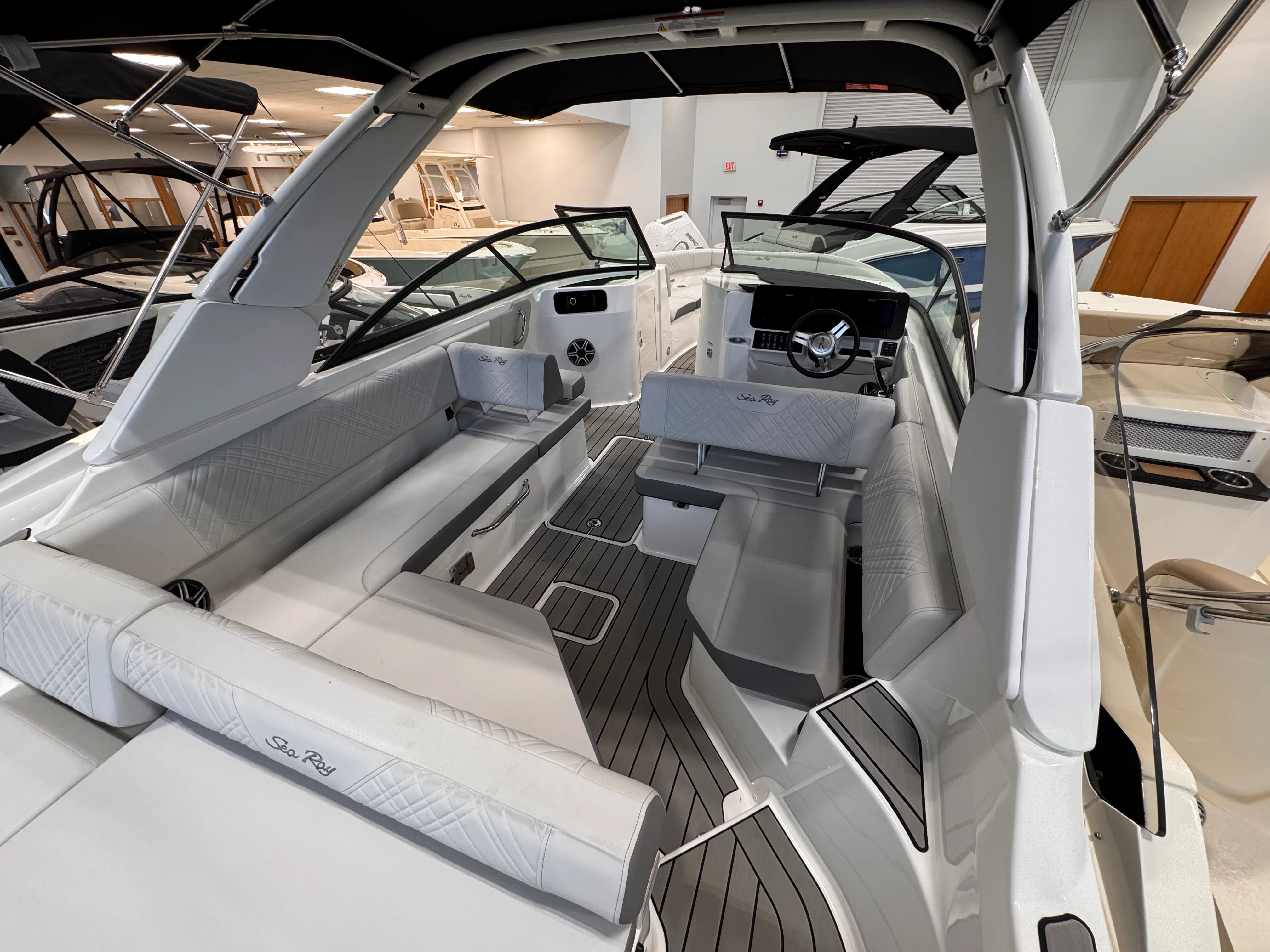 2026 Sea Ray SDX 250 Outboard Image Thumbnail #10