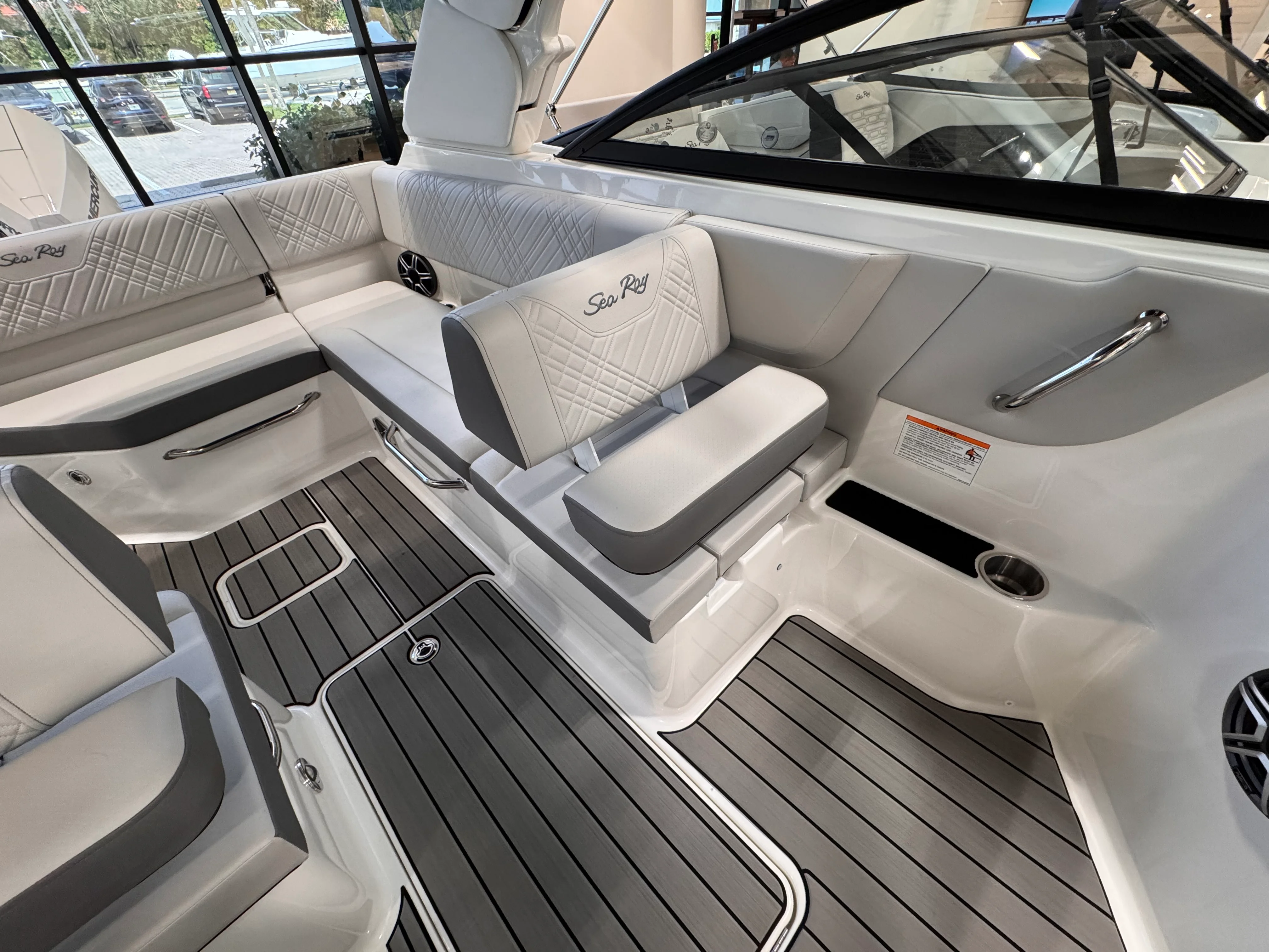 2026 Sea Ray SDX 250 Outboard Image Thumbnail #16