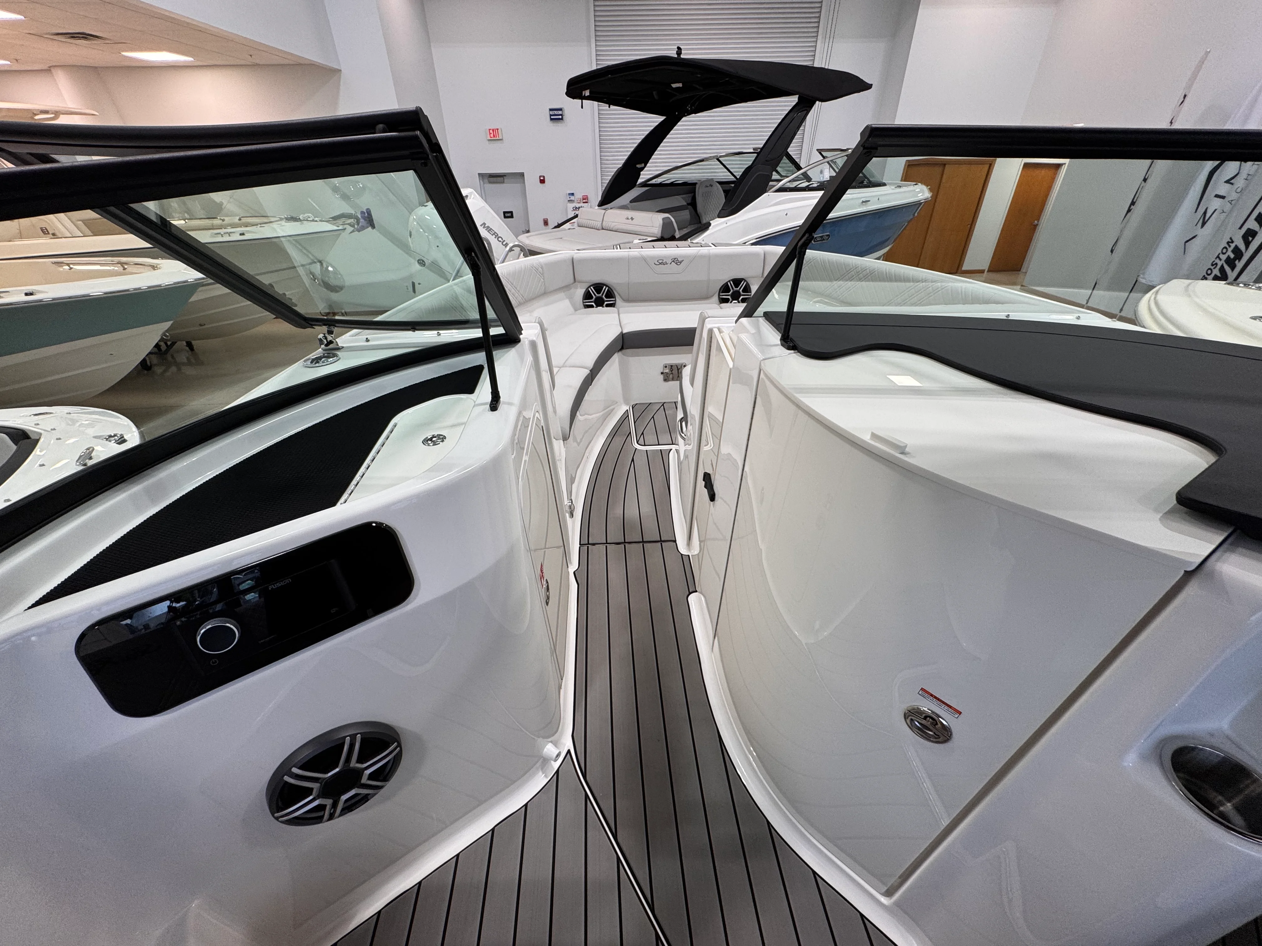 2026 Sea Ray SDX 250 Outboard Image Thumbnail #18