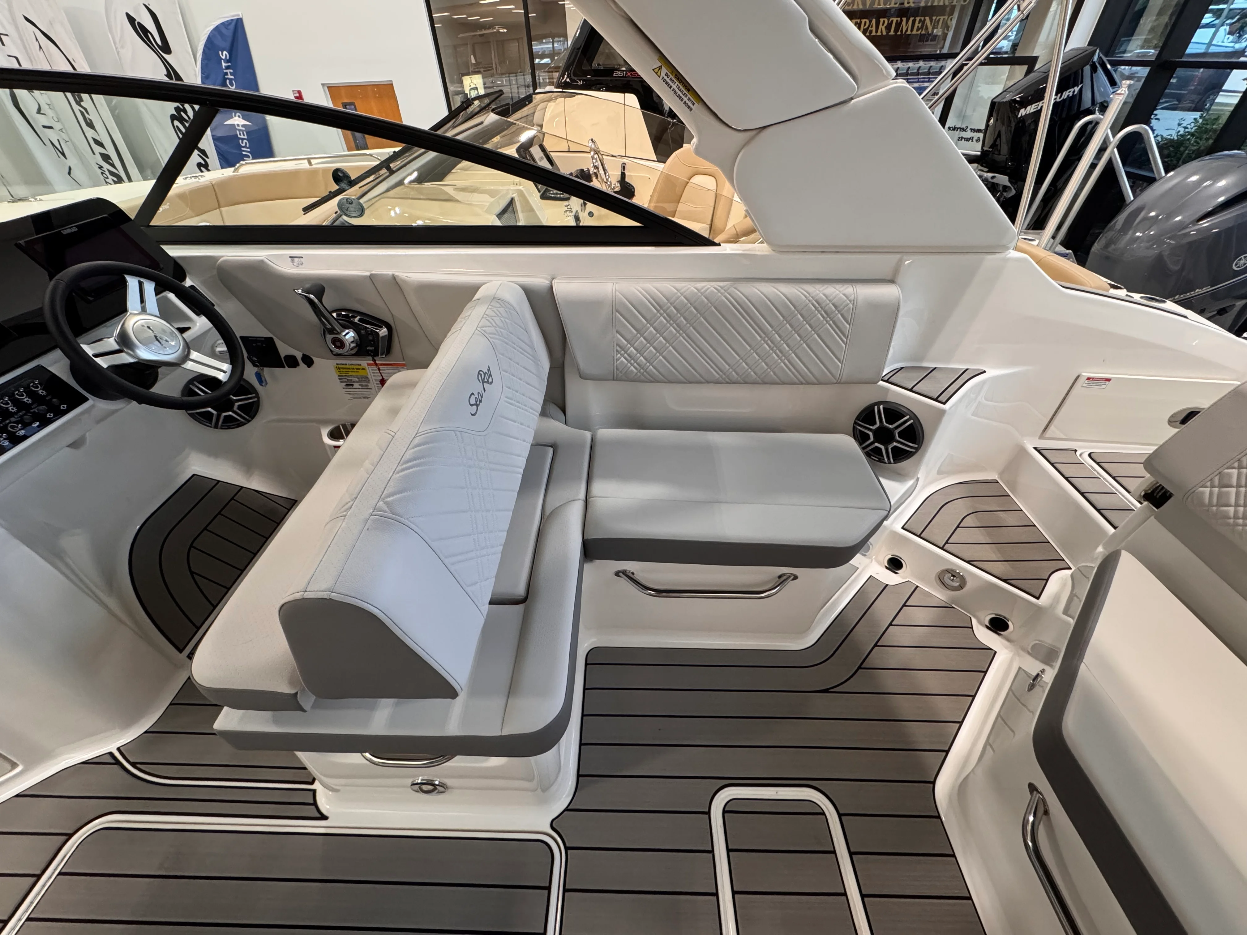 2026 Sea Ray SDX 250 Outboard Image Thumbnail #12