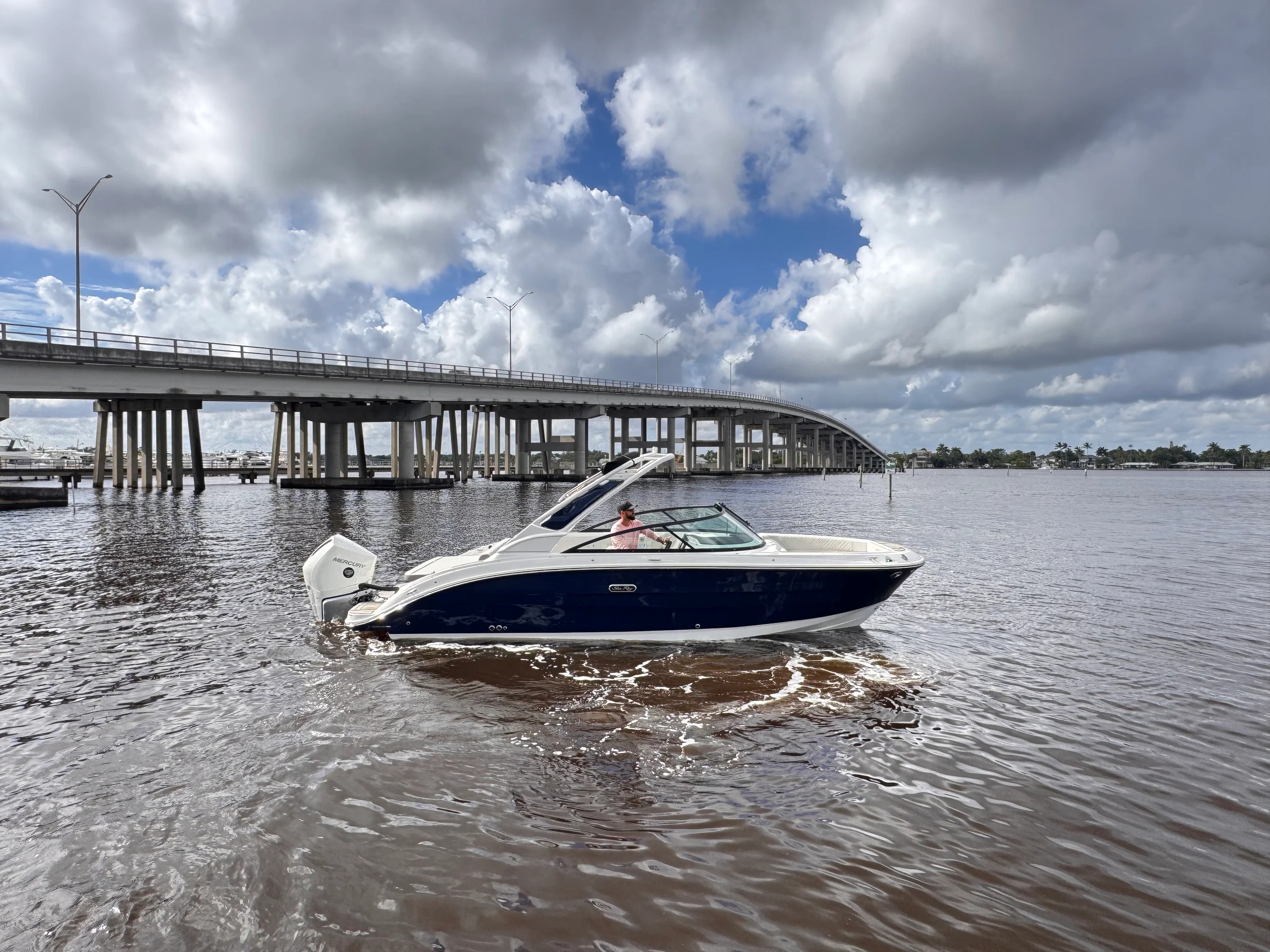 2026 Sea Ray SDX 250 Outboard Image Thumbnail #0