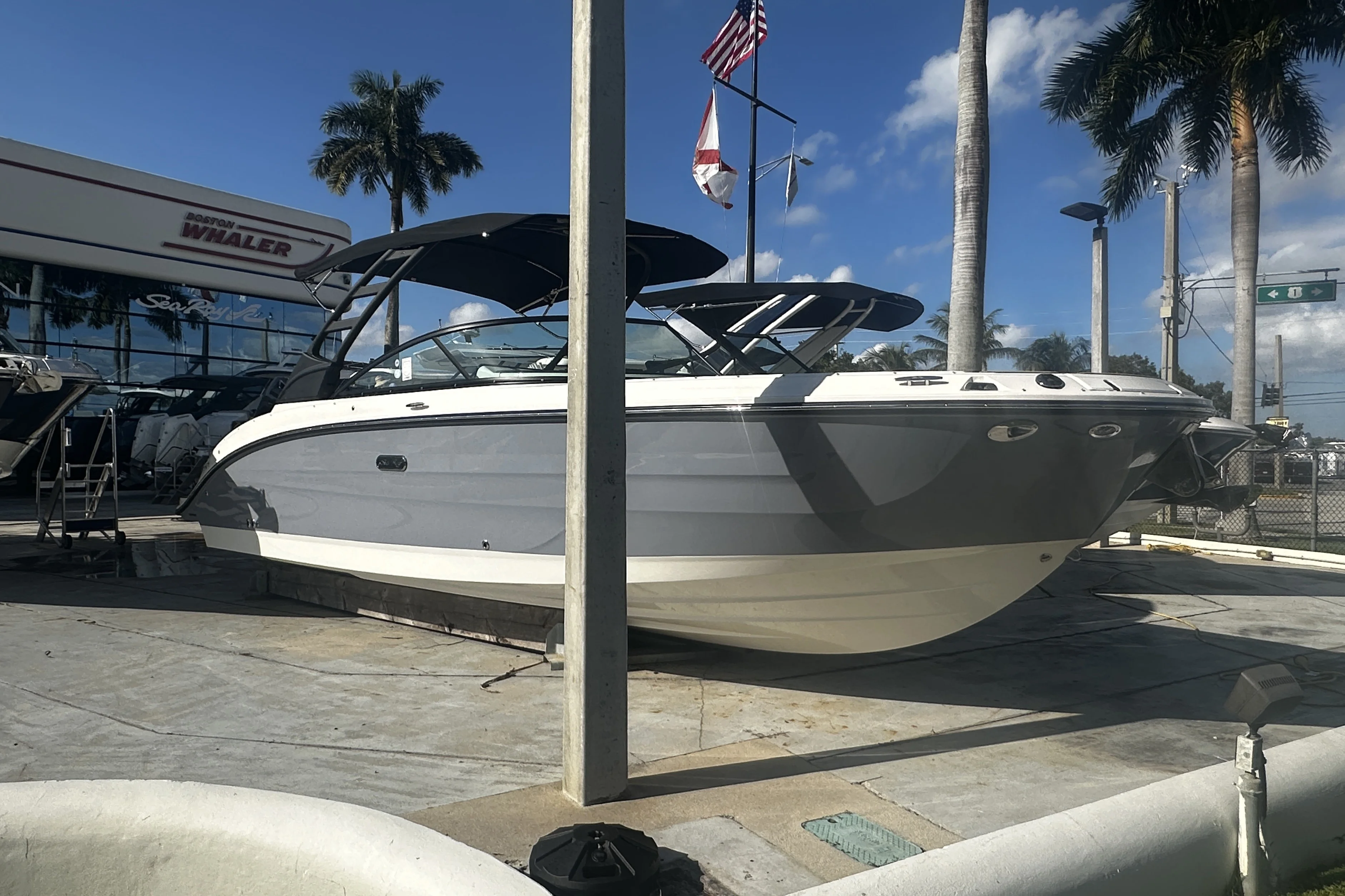 2026 Sea Ray SDX 270 Outboard Image Thumbnail #1