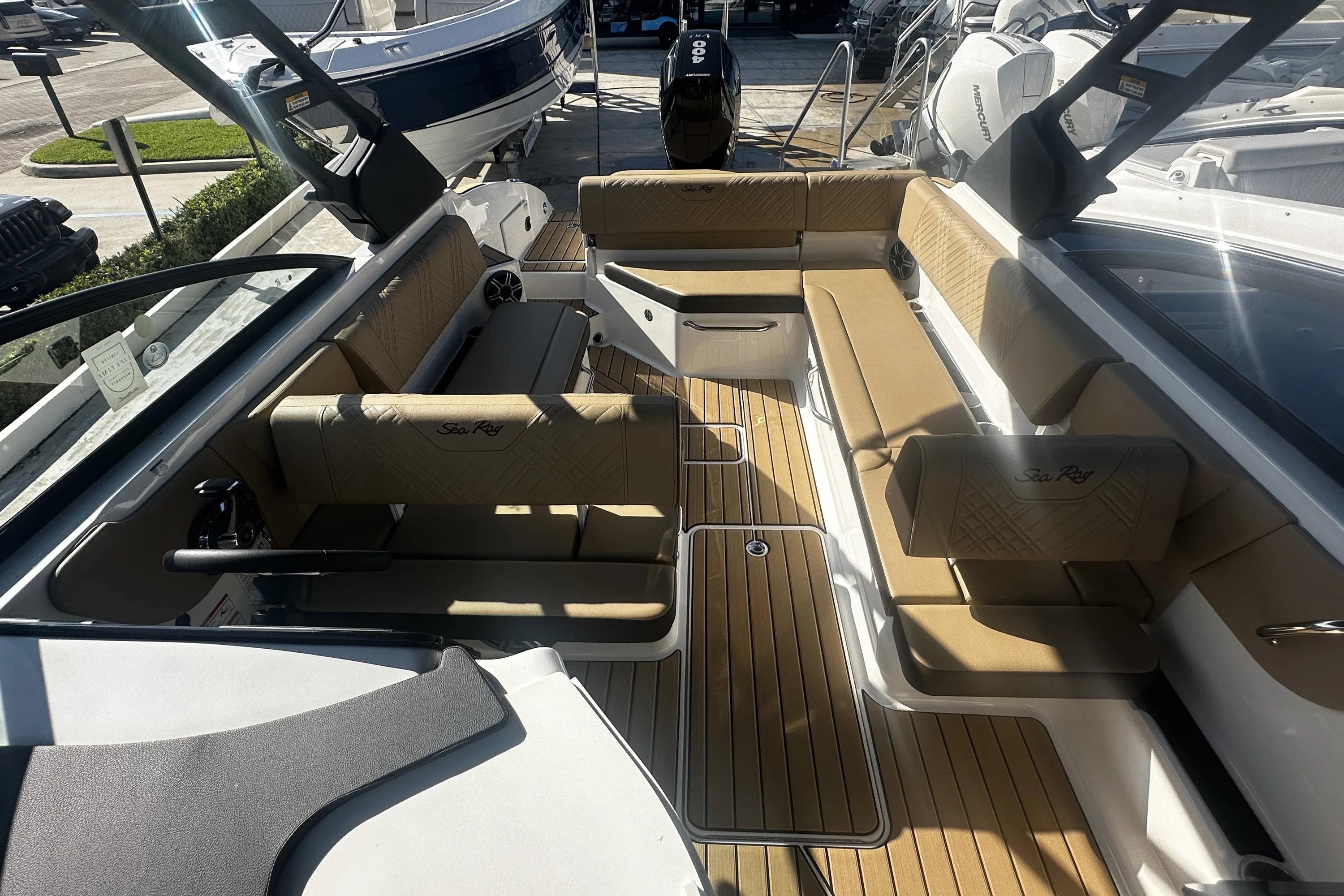 2026 Sea Ray SDX 270 Outboard Image Thumbnail #17