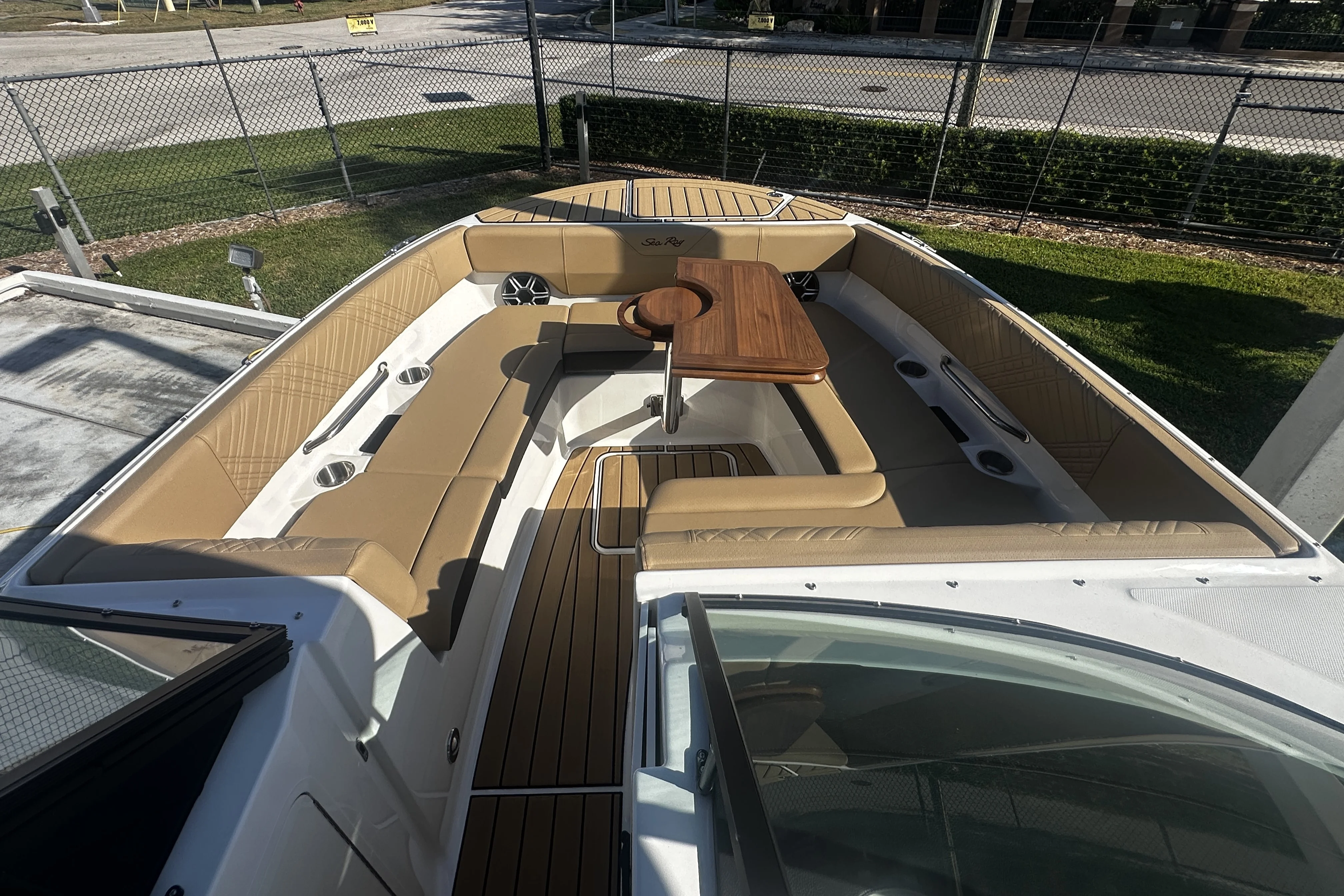 2026 Sea Ray SDX 270 Outboard Image Thumbnail #21