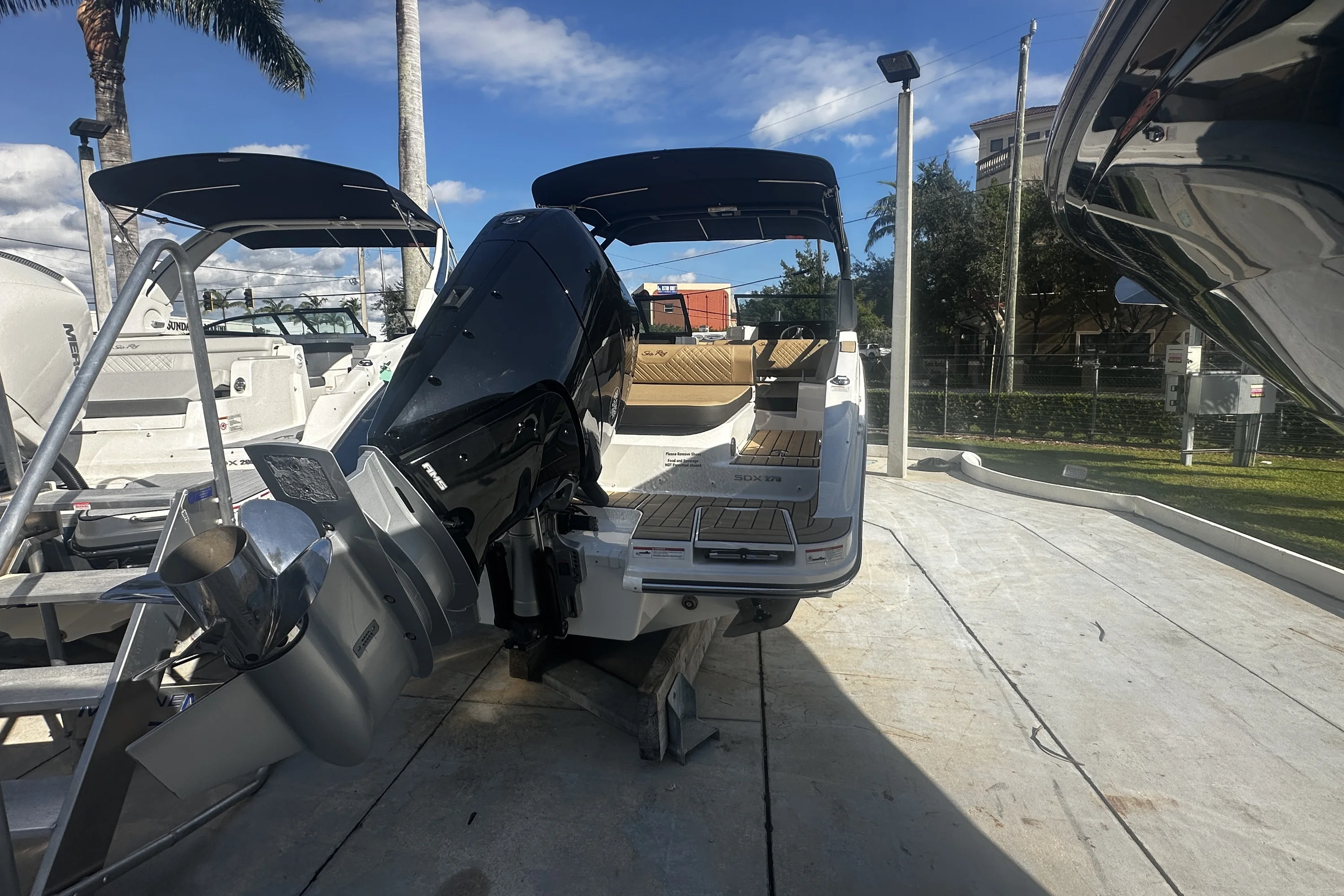 2026 Sea Ray SDX 270 Outboard Image Thumbnail #7