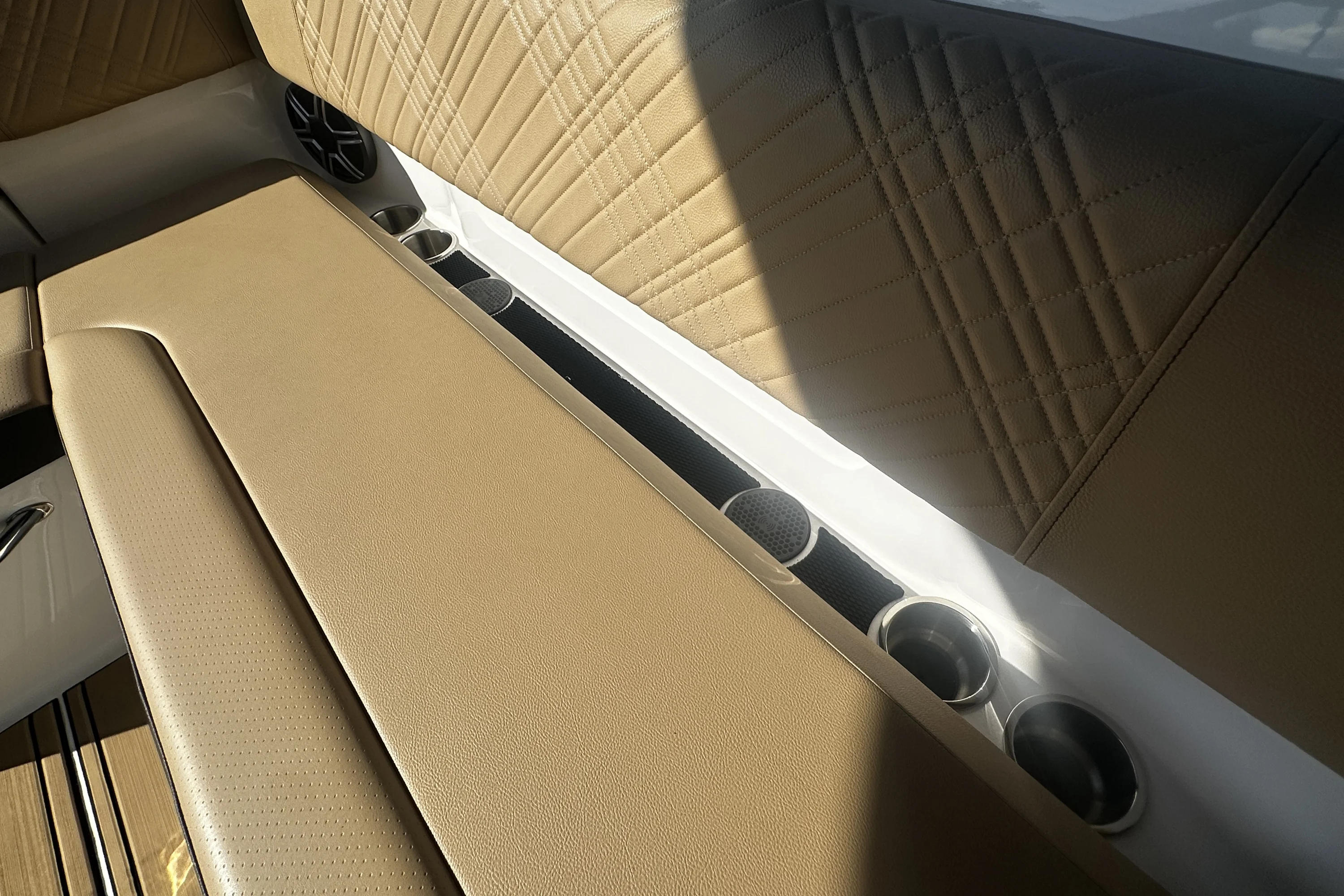 2026 Sea Ray SDX 270 Outboard Image Thumbnail #15