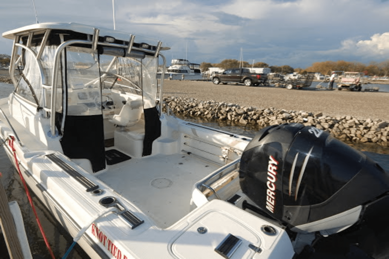 2006 Boston Whaler 235 CONQUEST Image Thumbnail #3