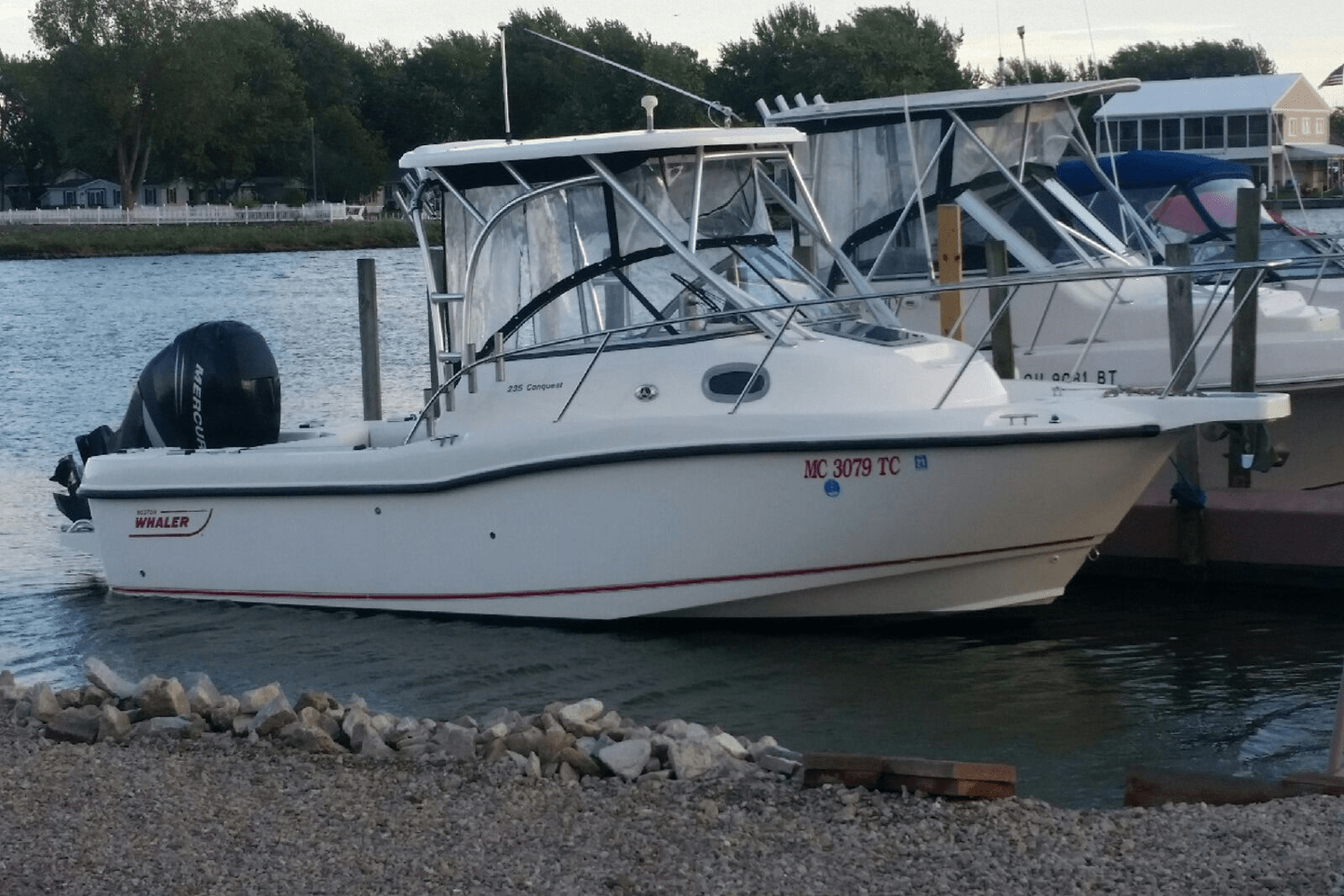 2006 Boston Whaler 235 CONQUEST Image Thumbnail #5