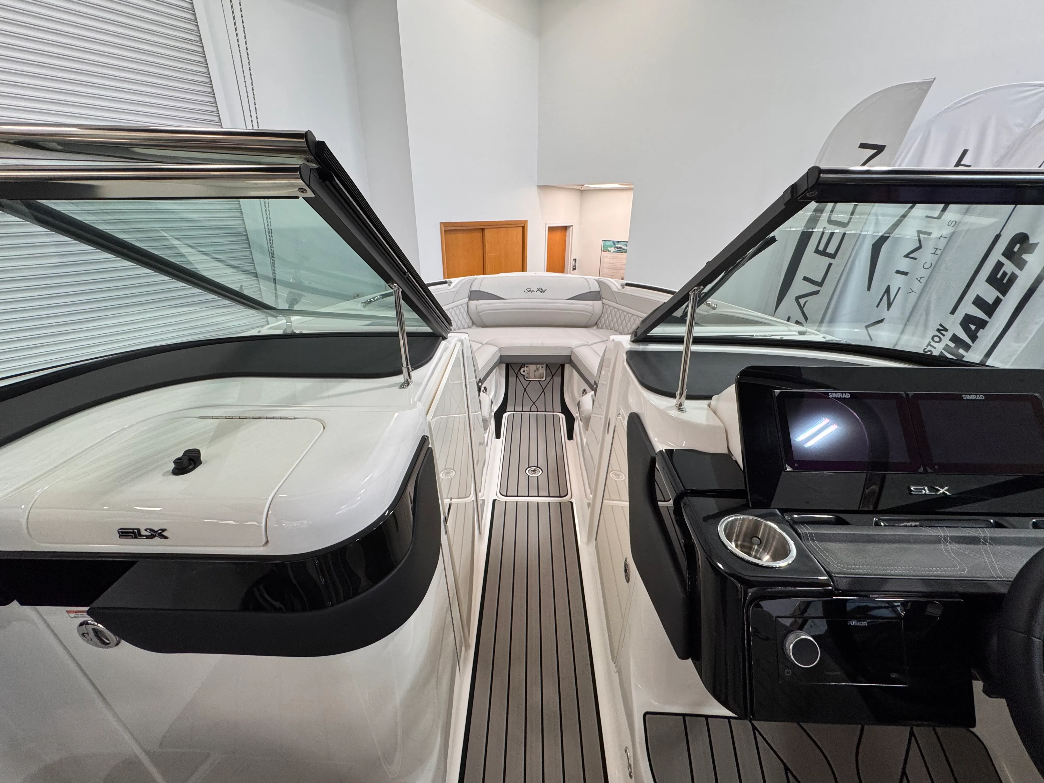2026 Sea Ray SLX 260 Outboard Image Thumbnail #15