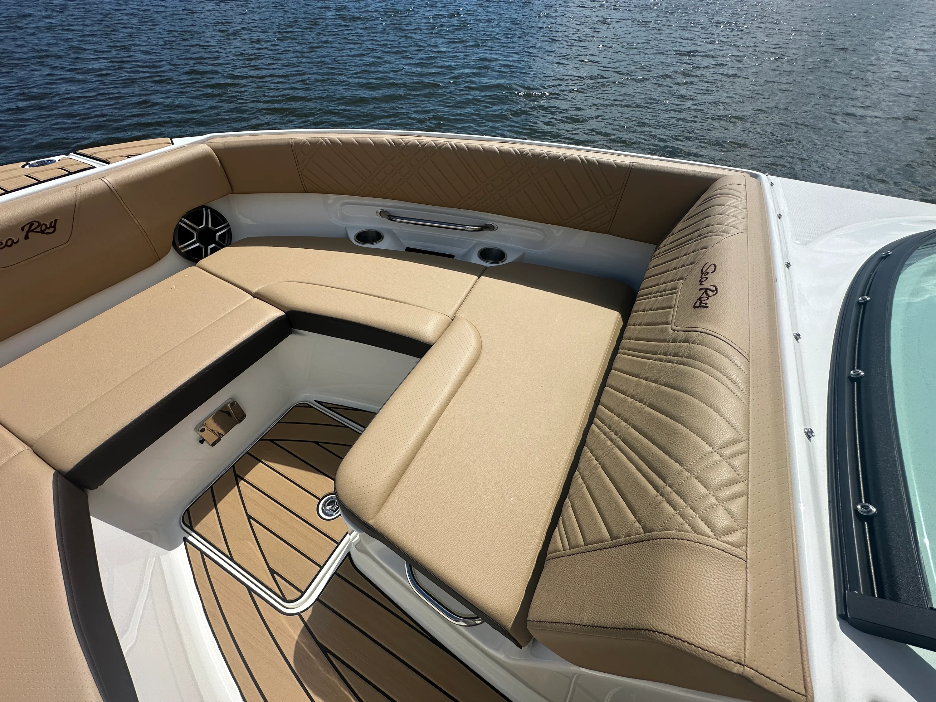 2026 Sea Ray SDX 250 Outboard Image Thumbnail #14