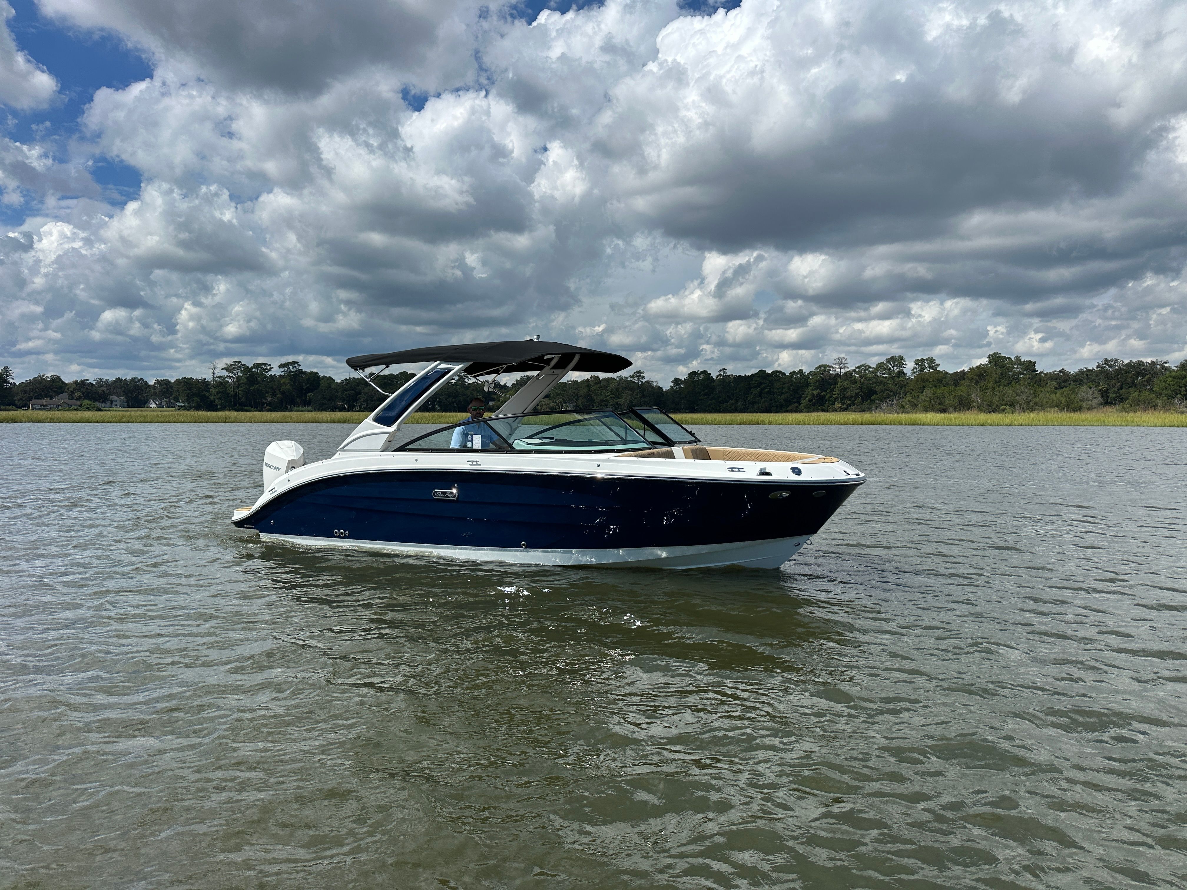 2026 Sea Ray SDX 250 Outboard Image Thumbnail #1