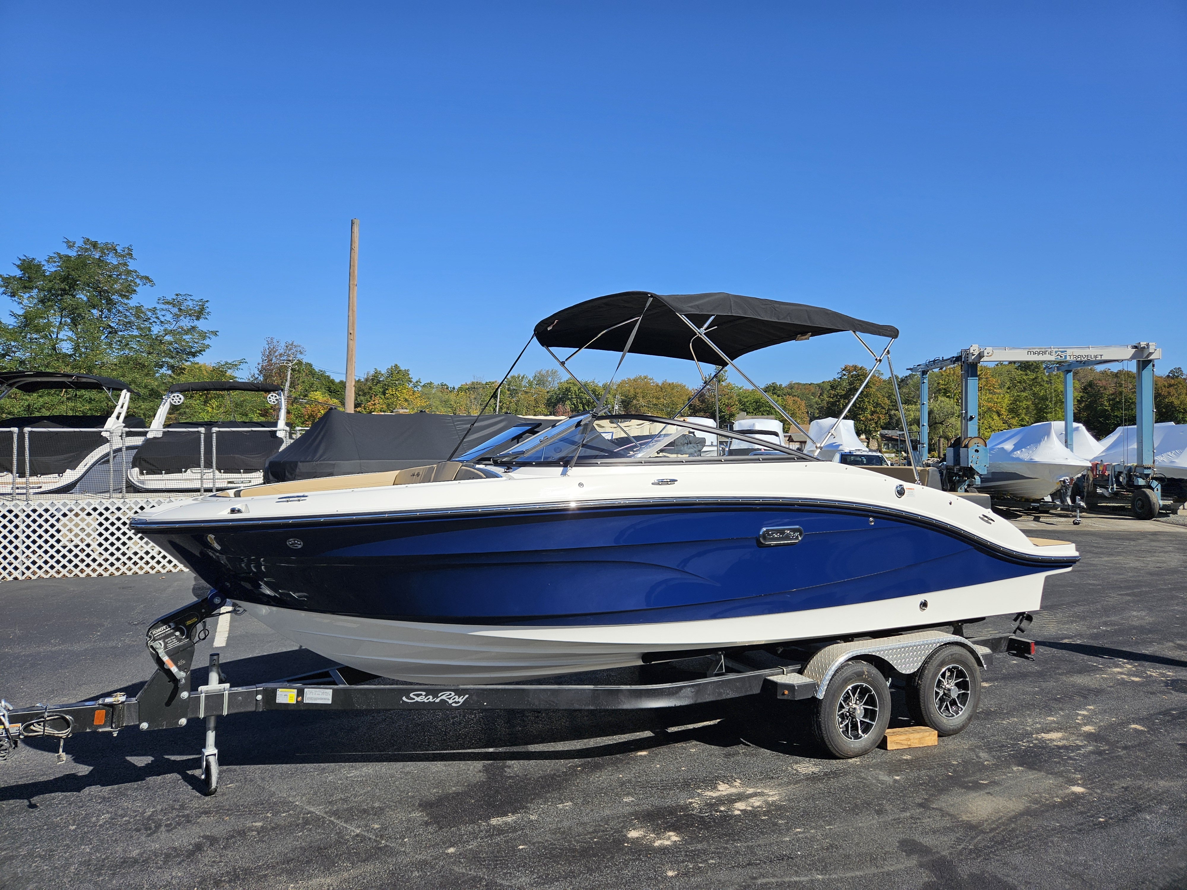 2026 Sea Ray SPX 210 Image Thumbnail #8