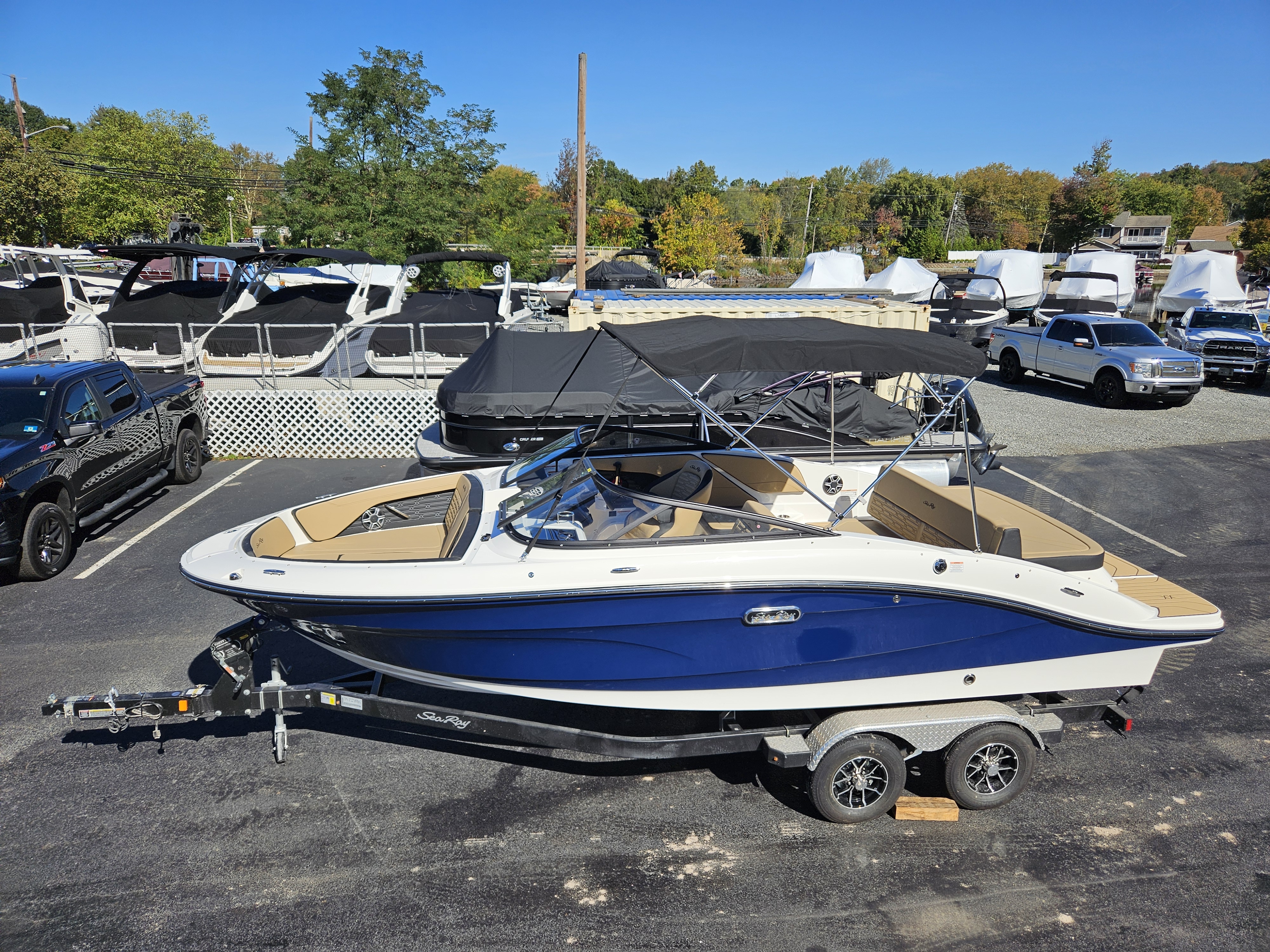 2026 Sea Ray SPX 210 Image Thumbnail #10