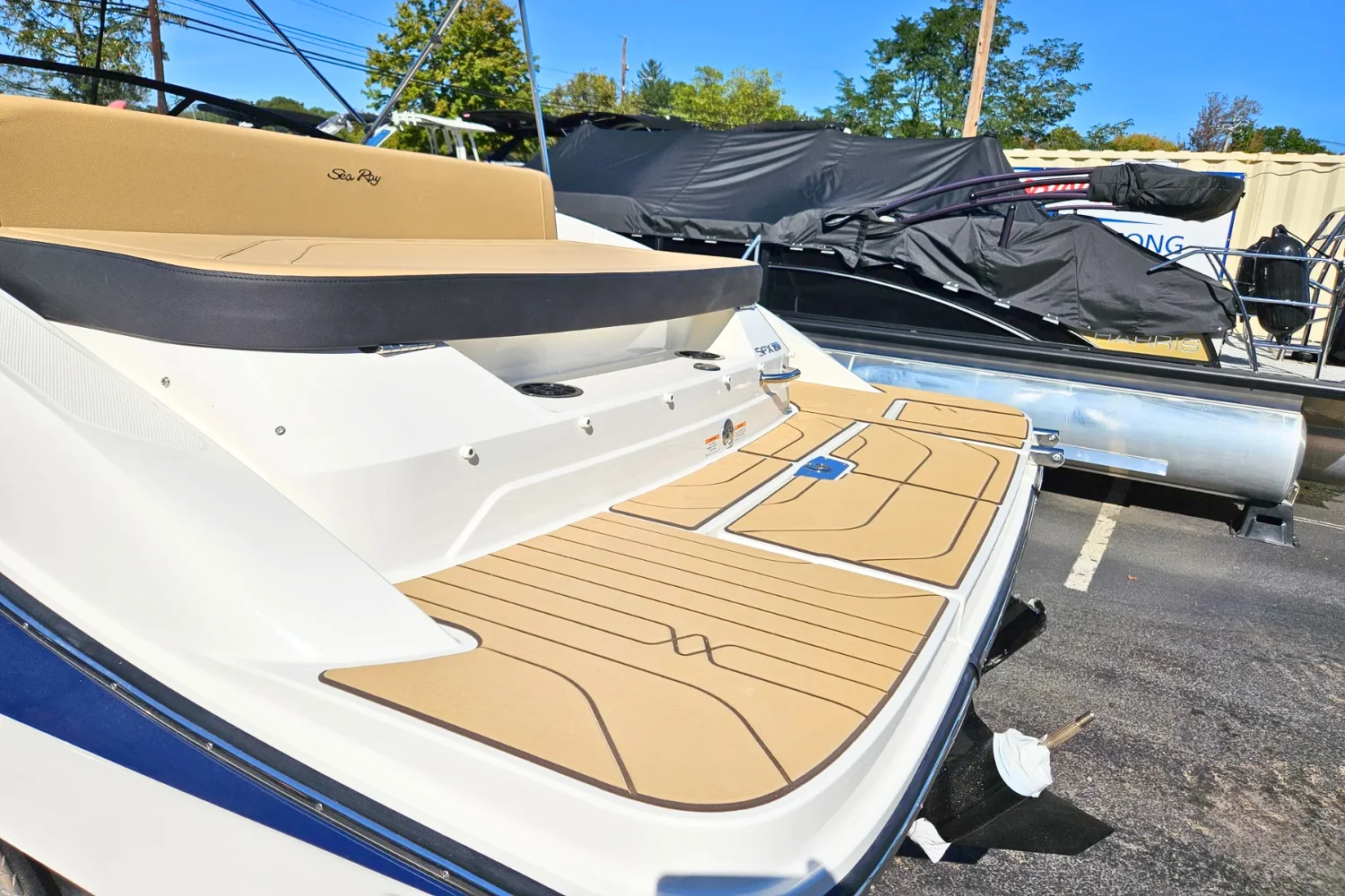 2026 Sea Ray SPX 210 Image Thumbnail #5