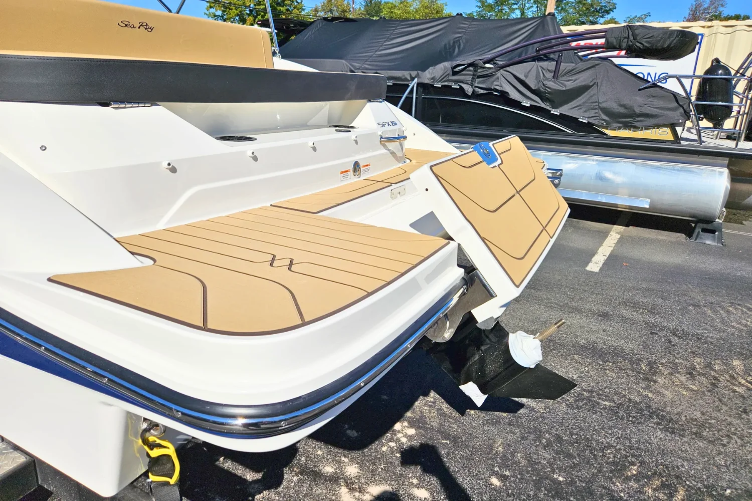 2026 Sea Ray SPX 210 Image Thumbnail #6