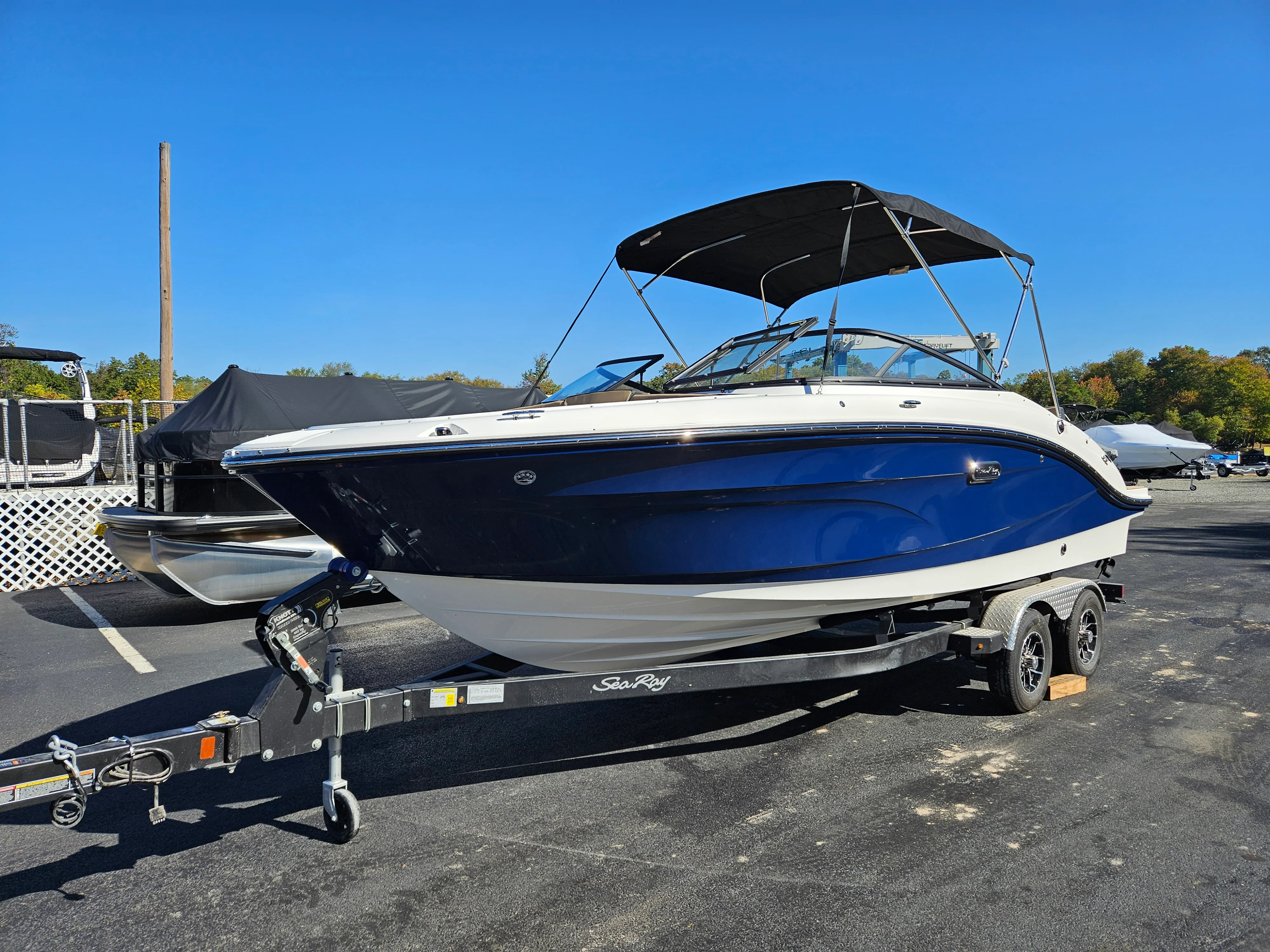 2026 Sea Ray SPX 210 Image Thumbnail #1