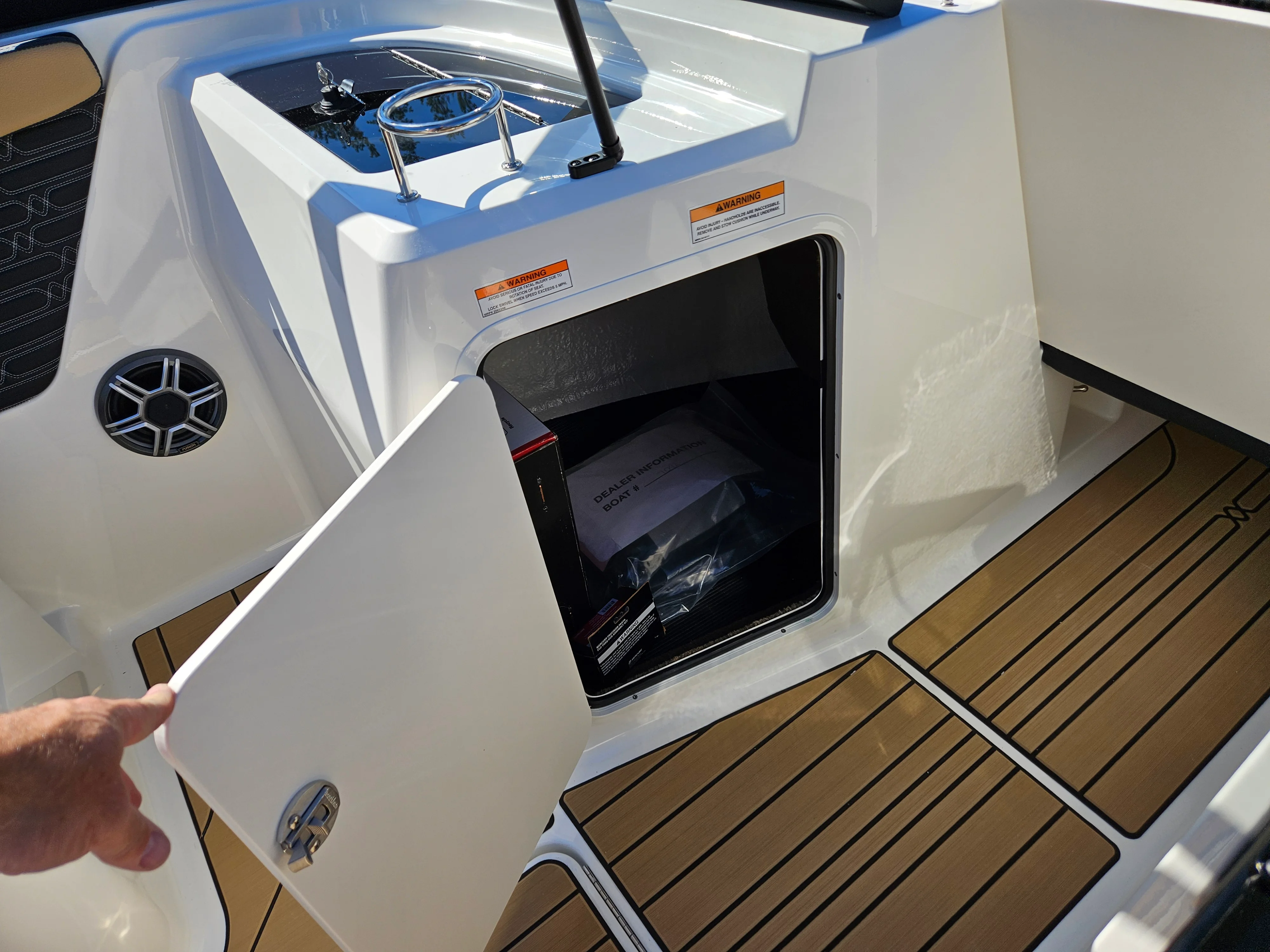 2026 Sea Ray SPX 210 Image Thumbnail #21