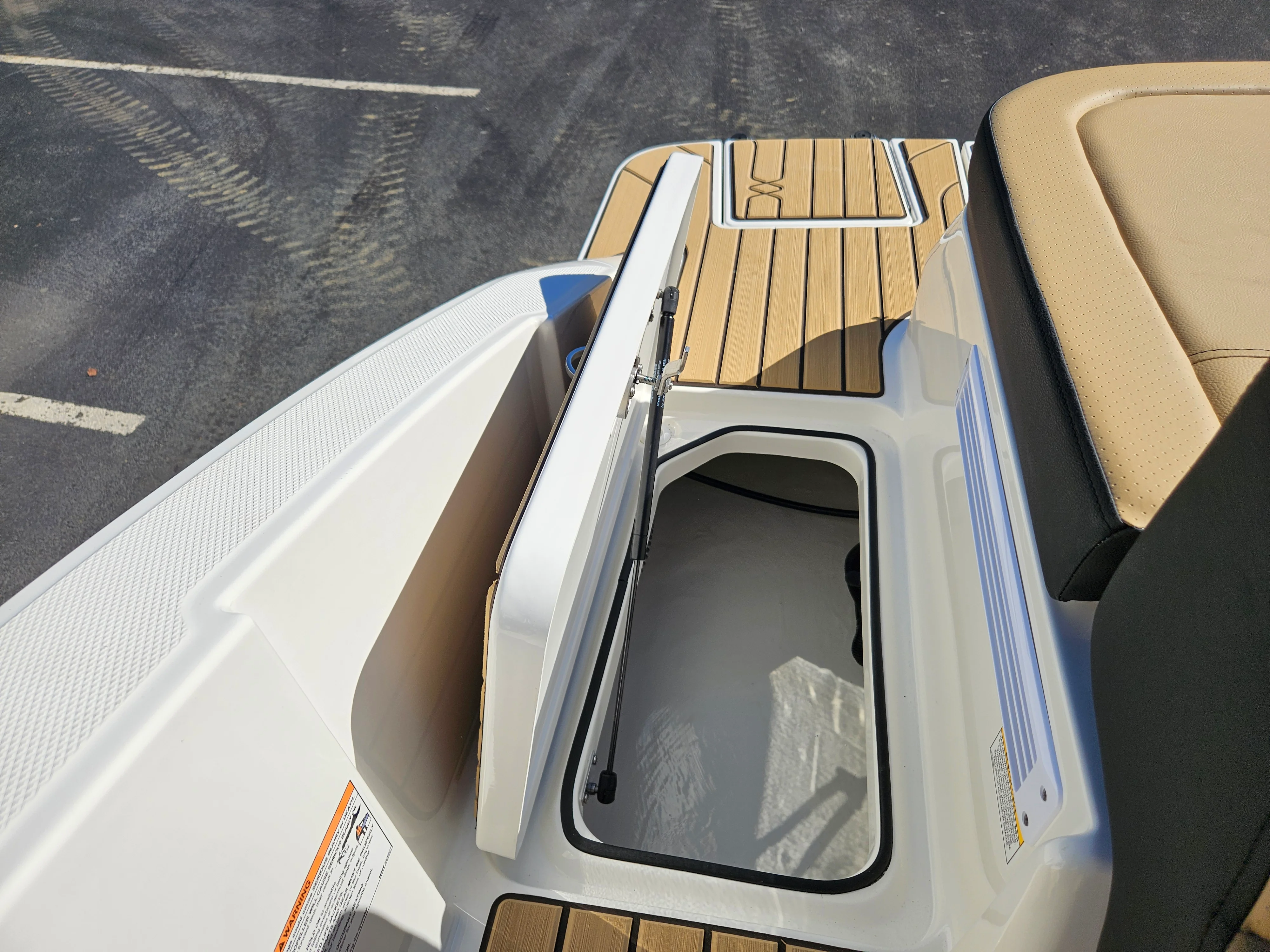 2026 Sea Ray SPX 210 Image Thumbnail #12