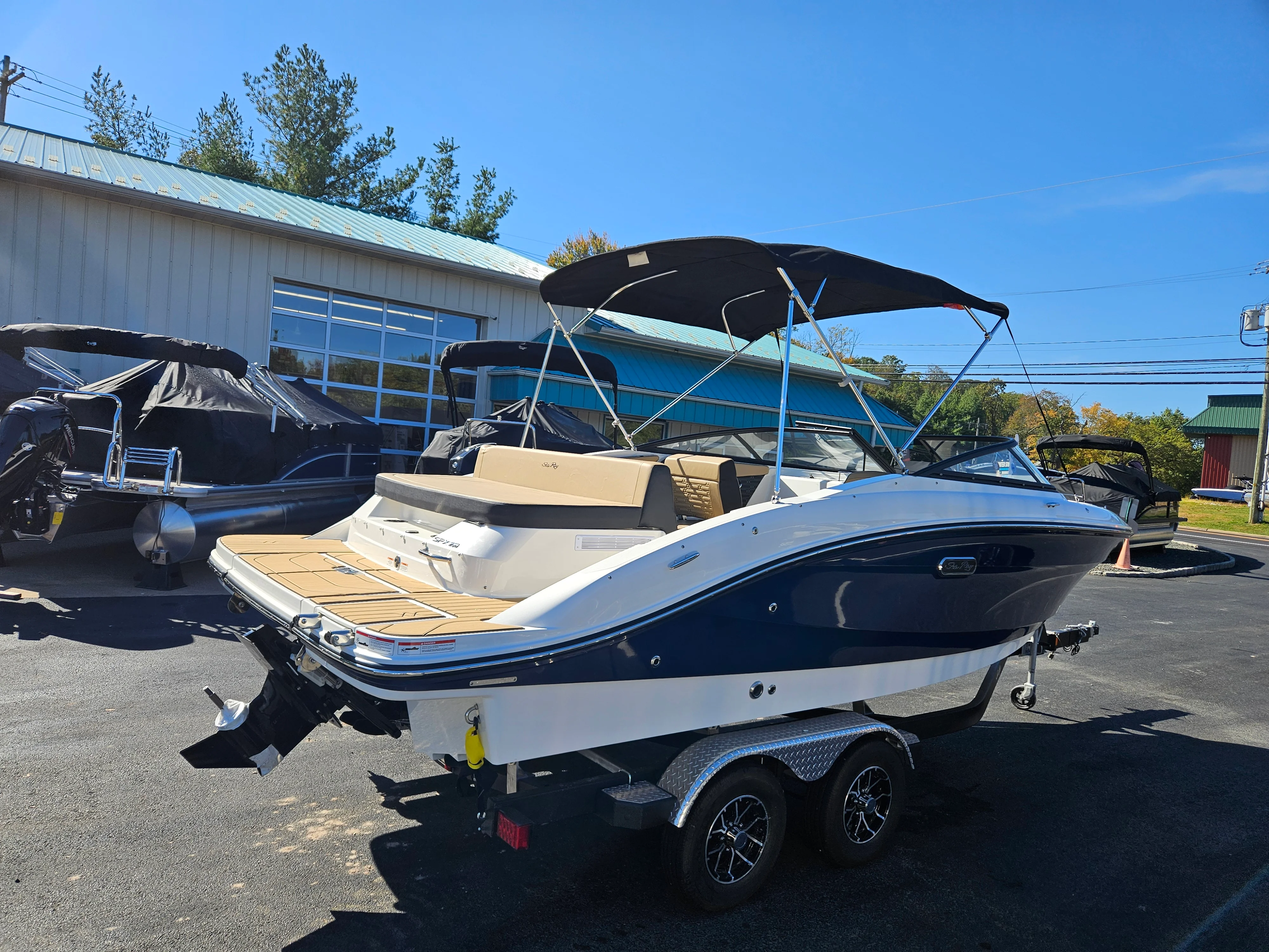 2026 Sea Ray SPX 210 Image Thumbnail #4