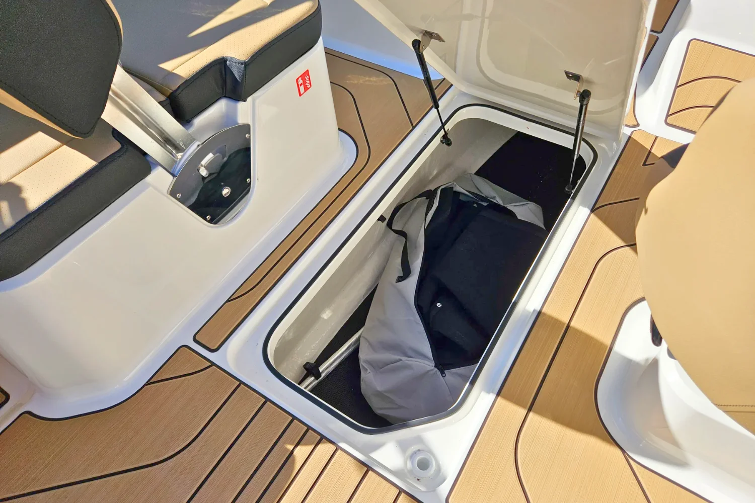 2026 Sea Ray SPX 210 Image Thumbnail #16