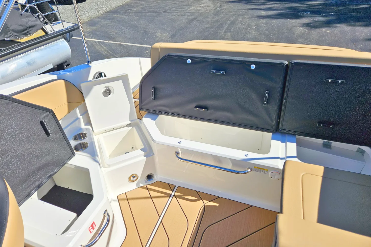 2026 Sea Ray SPX 210 Image Thumbnail #12