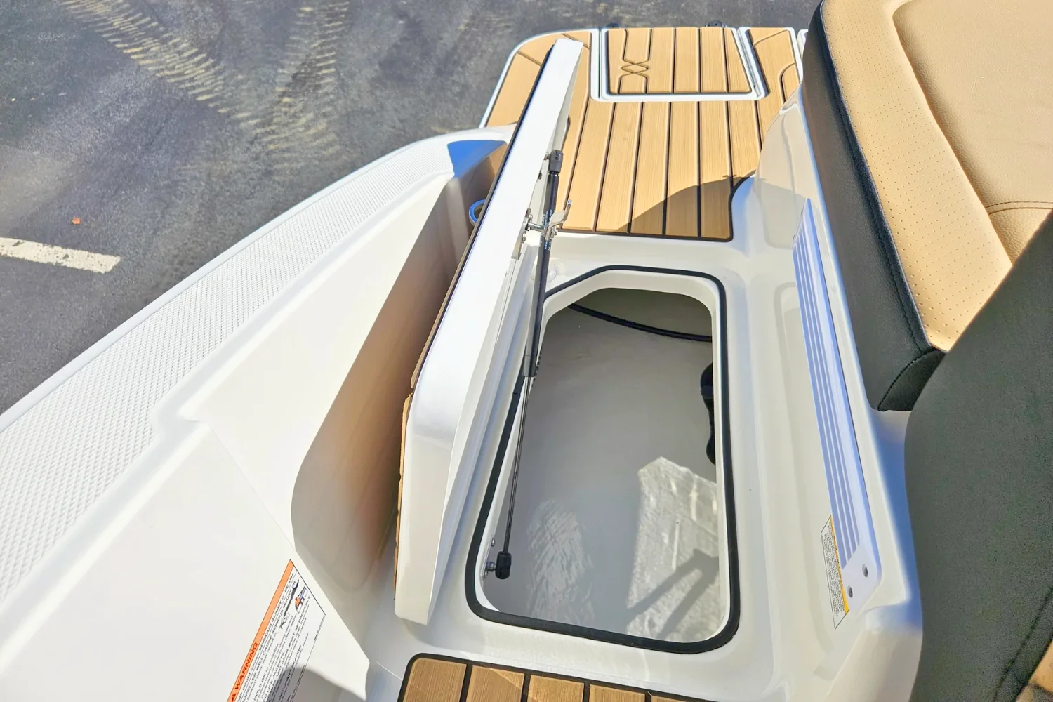 2026 Sea Ray SPX 210 Image Thumbnail #11