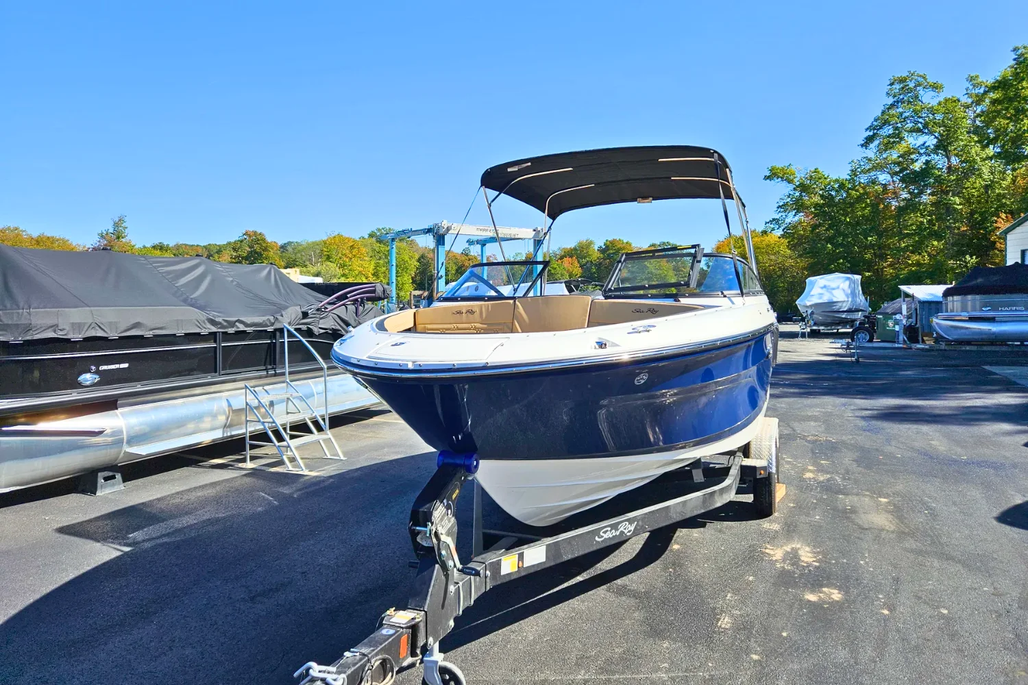 2026 Sea Ray SPX 210 Image Thumbnail #2