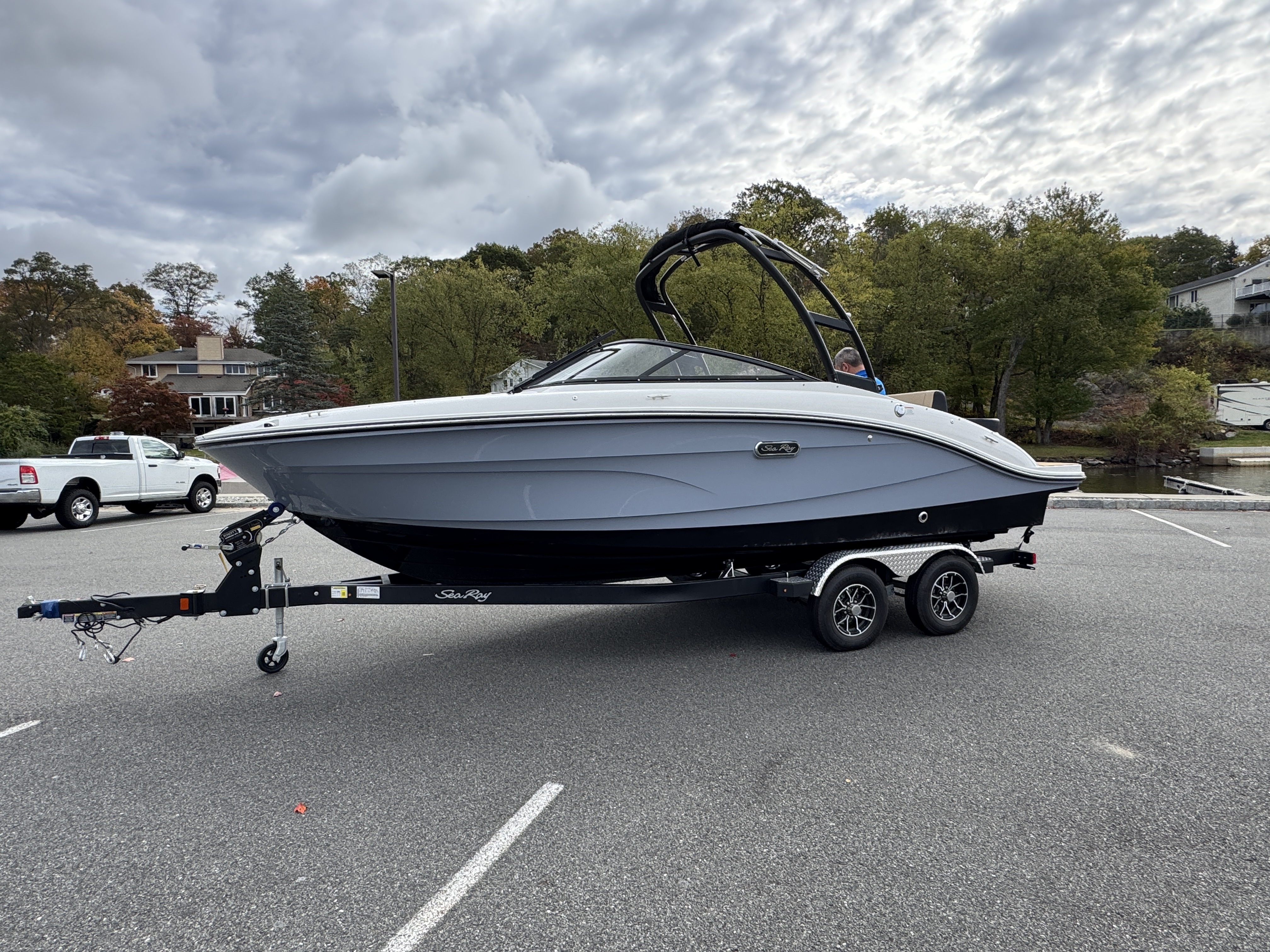 2026 Sea Ray SPX 210 Image Thumbnail #14