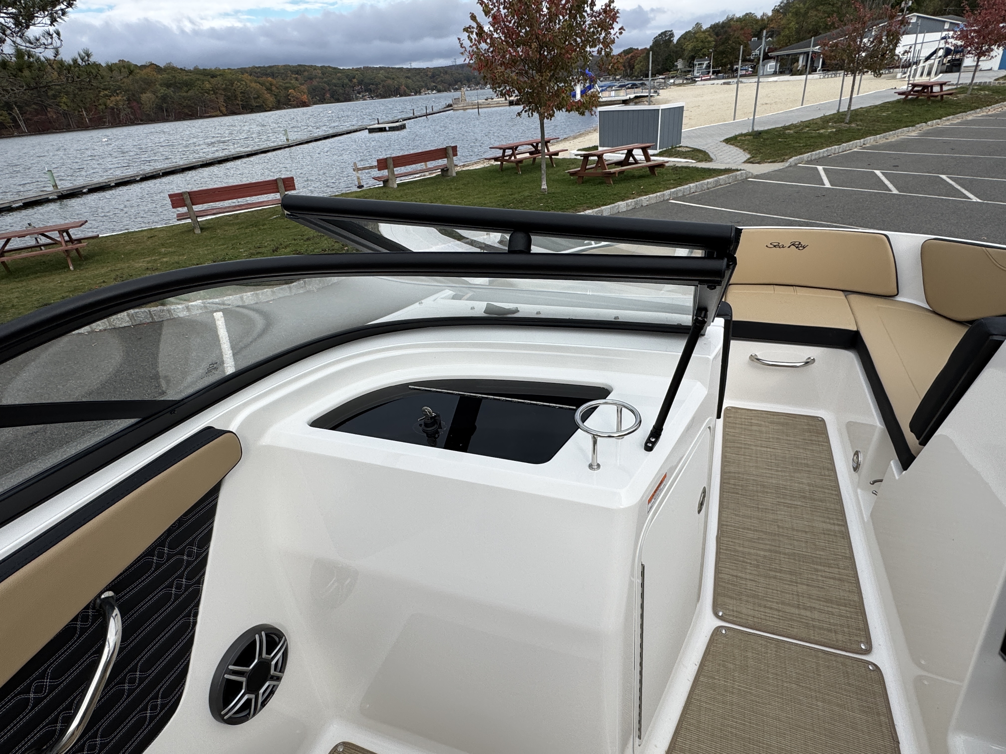 2026 Sea Ray SPX 210 Image Thumbnail #13