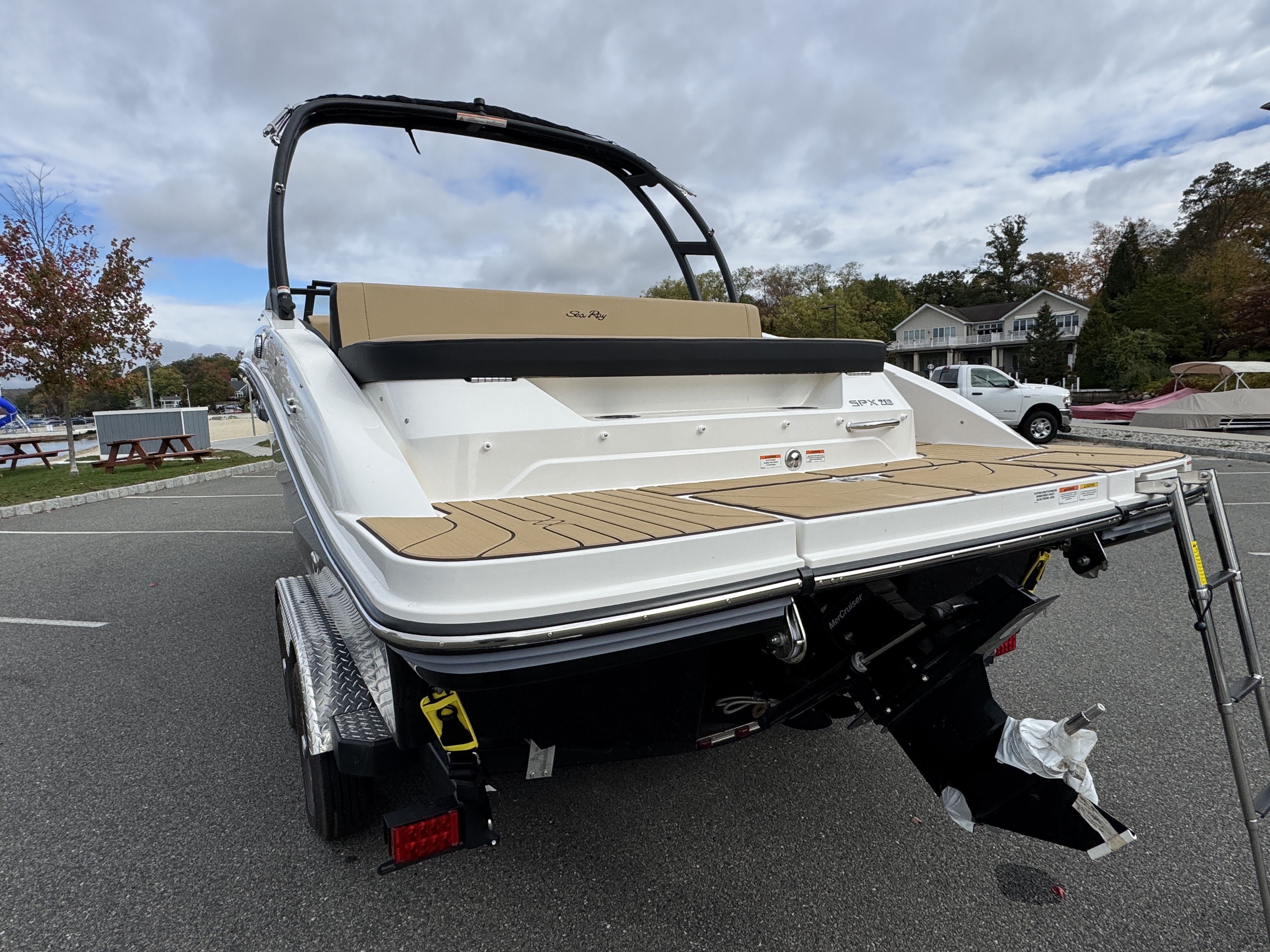 2026 Sea Ray SPX 210 Image Thumbnail #33