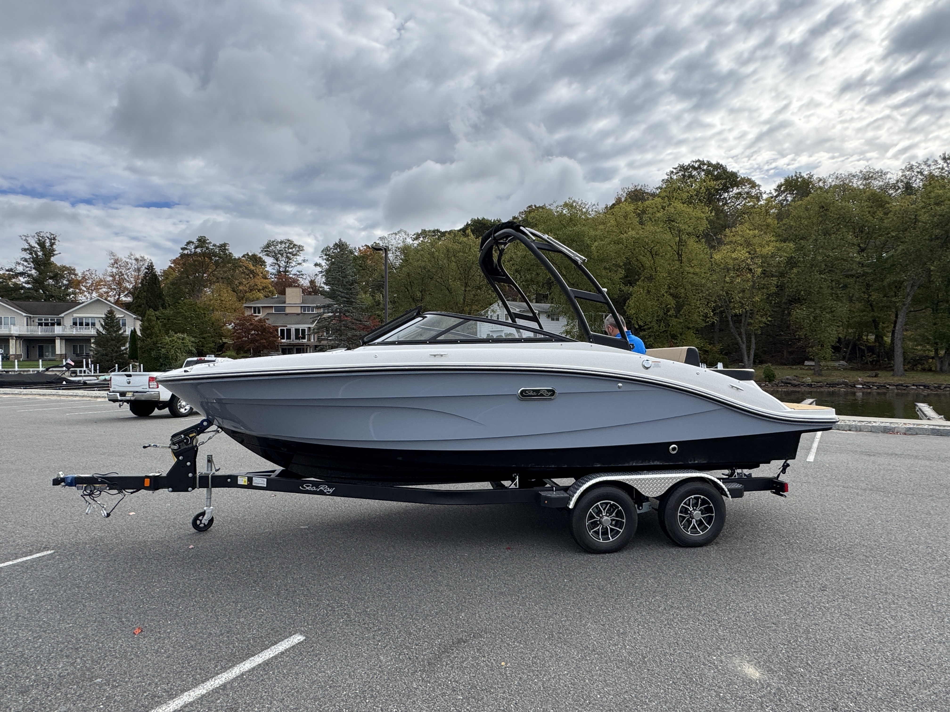 2026 Sea Ray SPX 210 Image Thumbnail #15