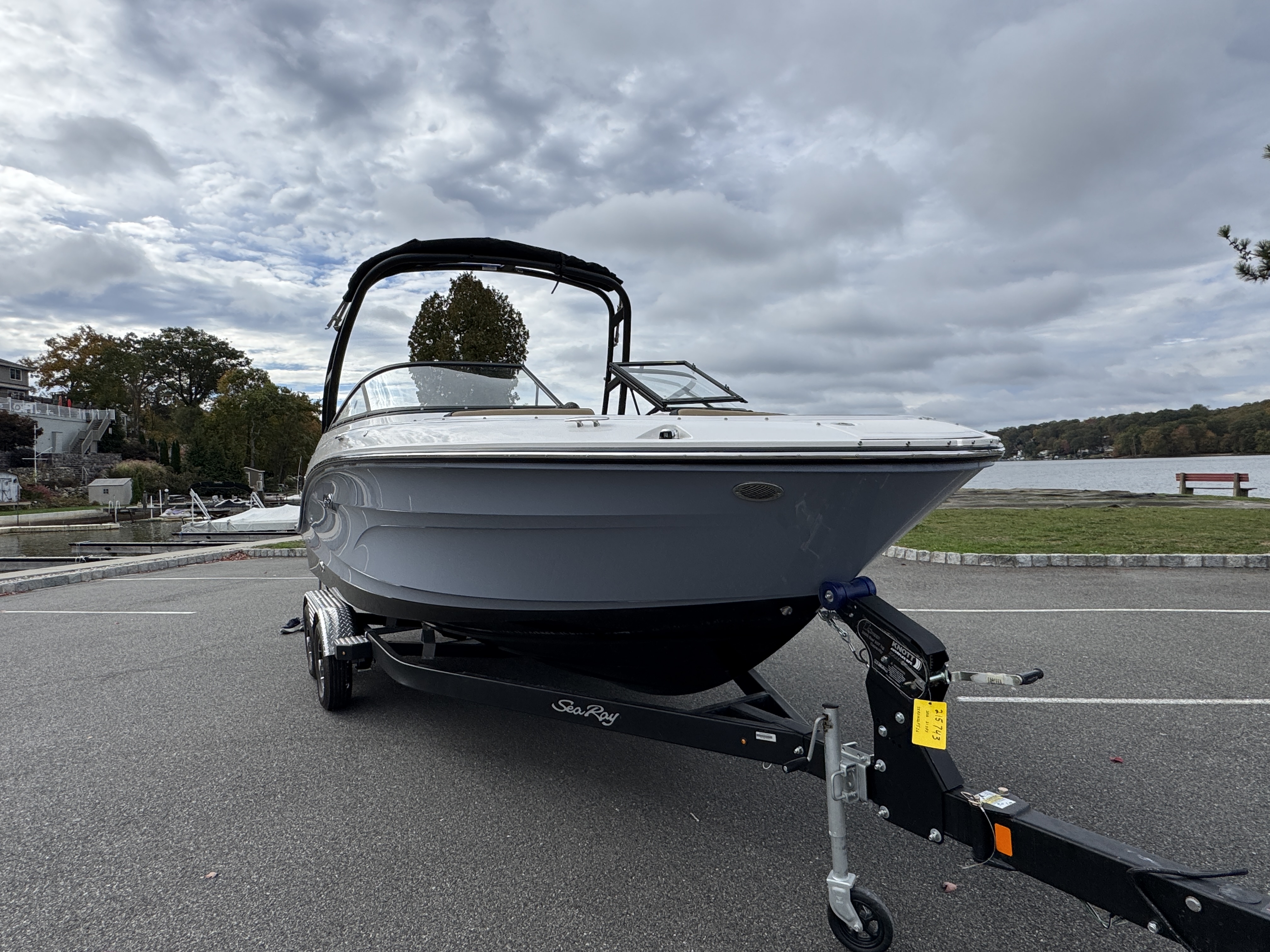 2026 Sea Ray SPX 210 Image Thumbnail #5