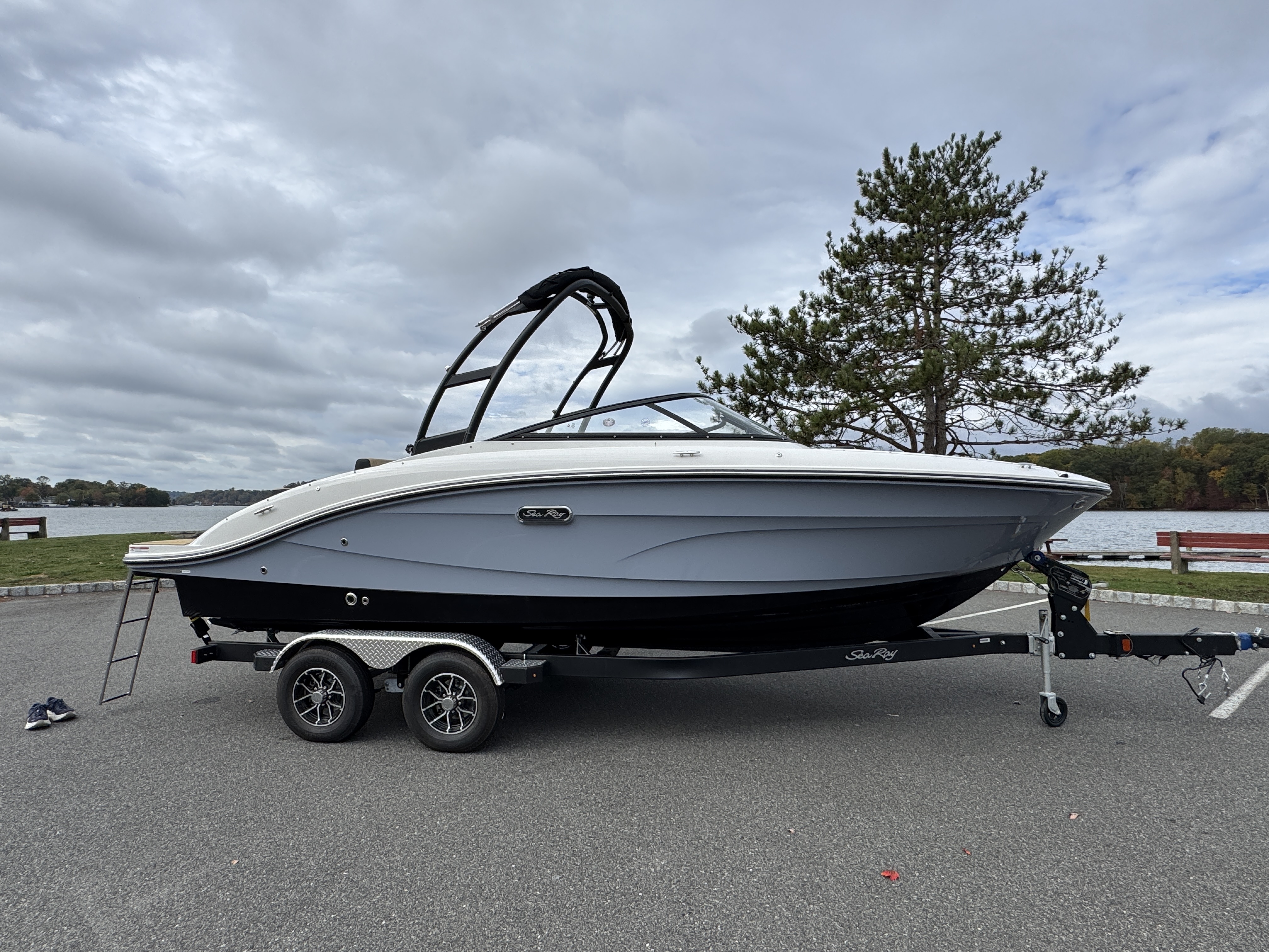 2026 Sea Ray SPX 210 Image Thumbnail #42