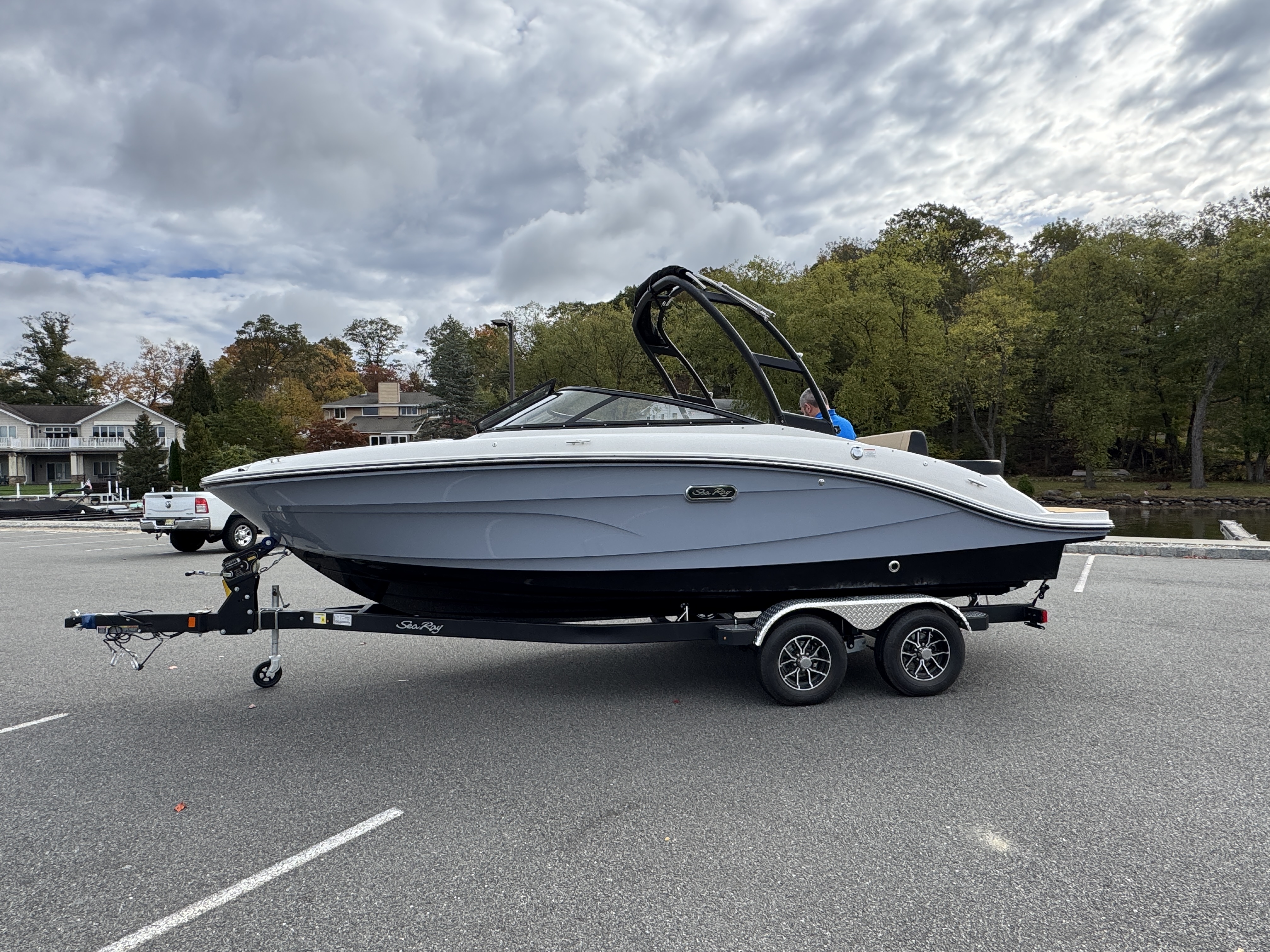 2026 Sea Ray SPX 210 Image Thumbnail #0